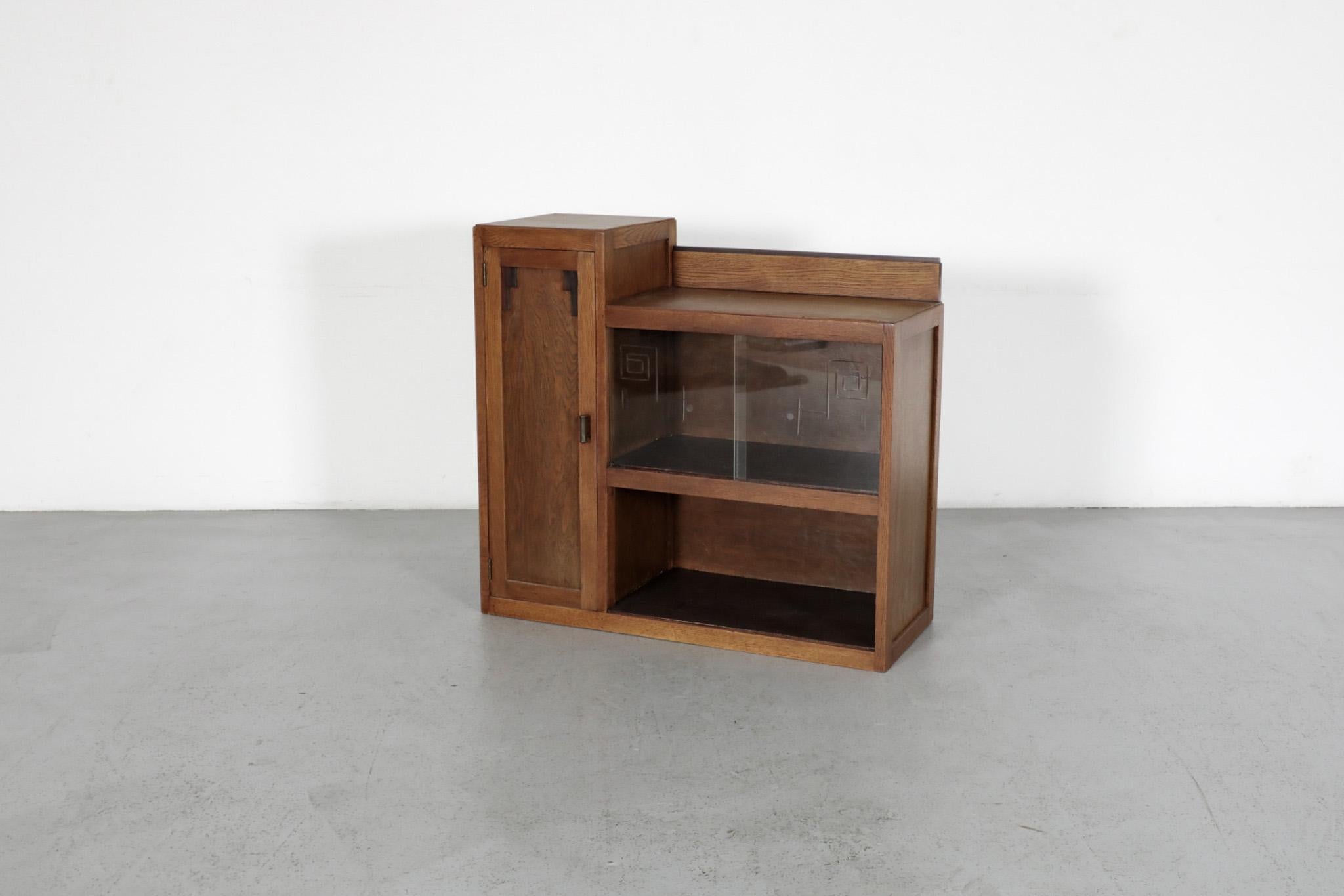 Mid-20th Century Art Deco Oak Curio Cabinet with Cocobolo Accents and Etched Glass Doors