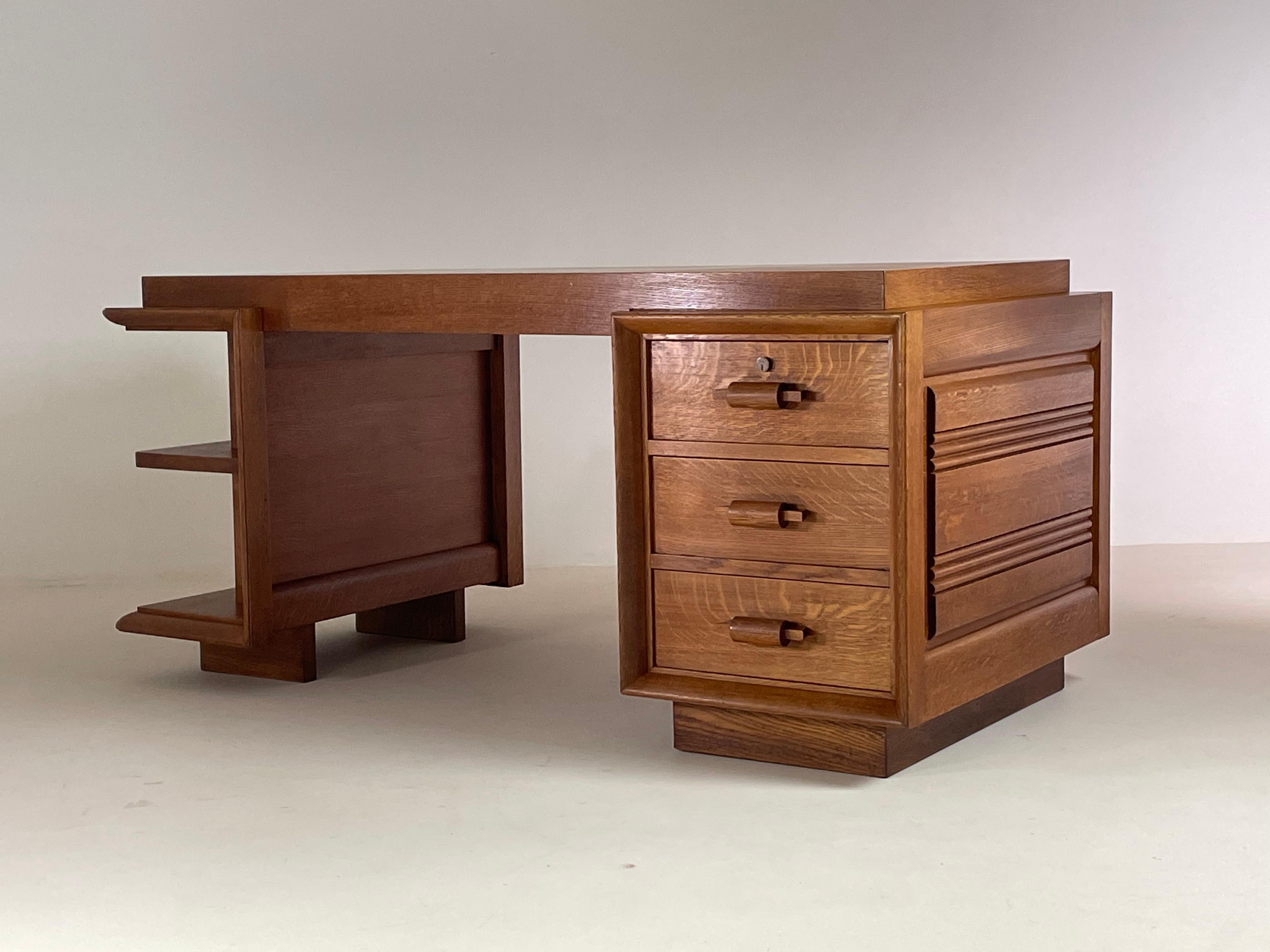 Art Deco Schreibtisch aus Eiche von Charles Dudouyt, Frankreich 1940er Jahre im Angebot 12