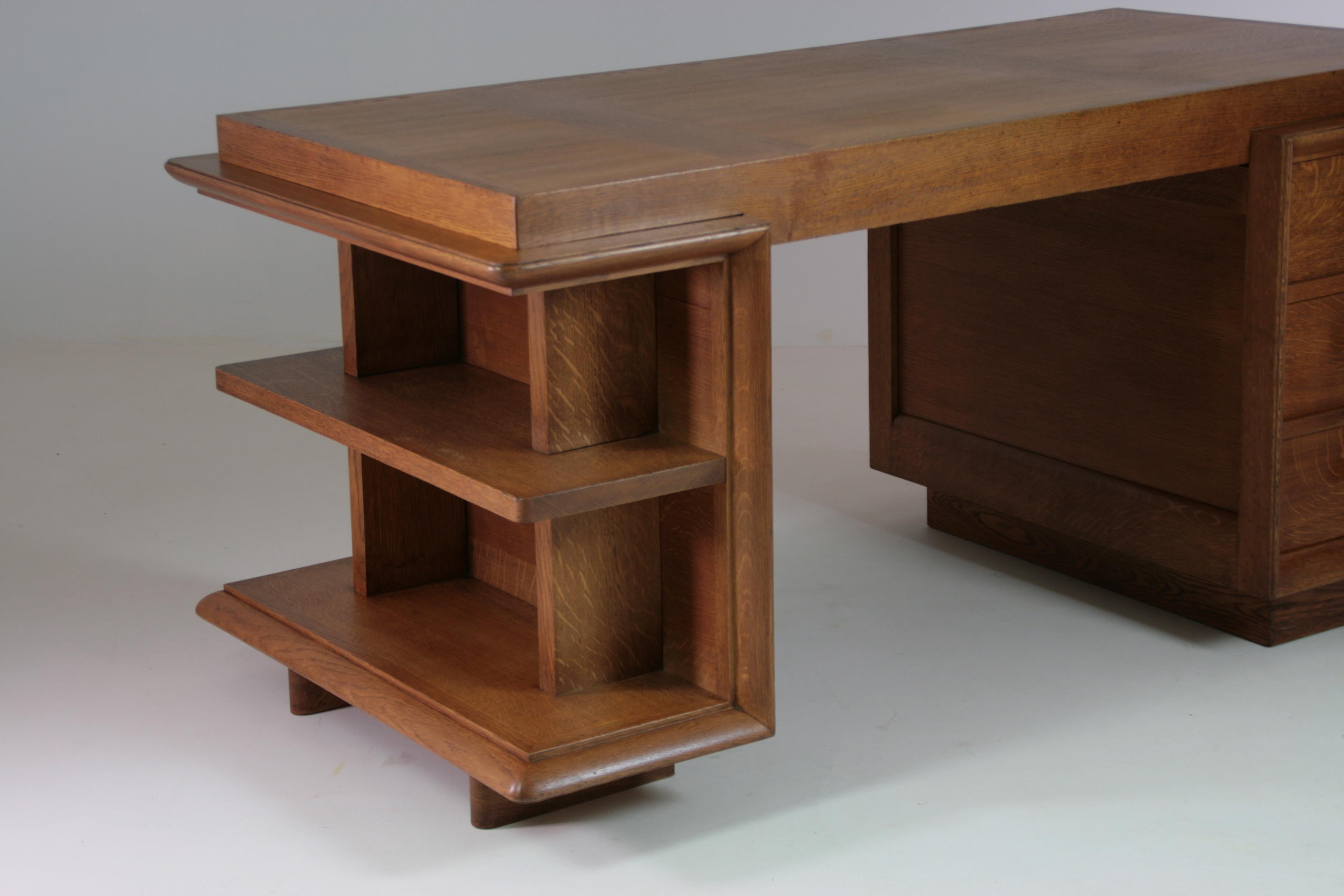 Art Deco Schreibtisch aus Eiche von Charles Dudouyt, Frankreich 1940er Jahre (Französisch) im Angebot
