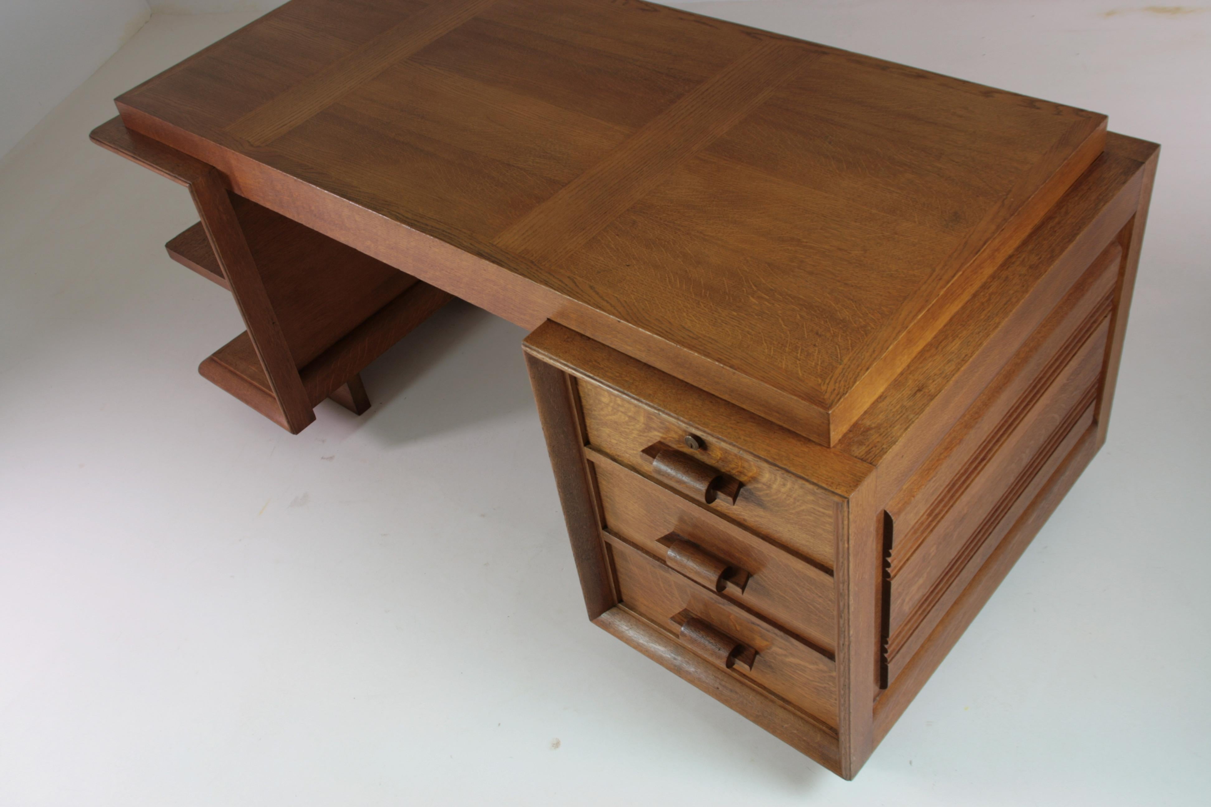 Art Deco Schreibtisch aus Eiche von Charles Dudouyt, Frankreich 1940er Jahre im Angebot 2