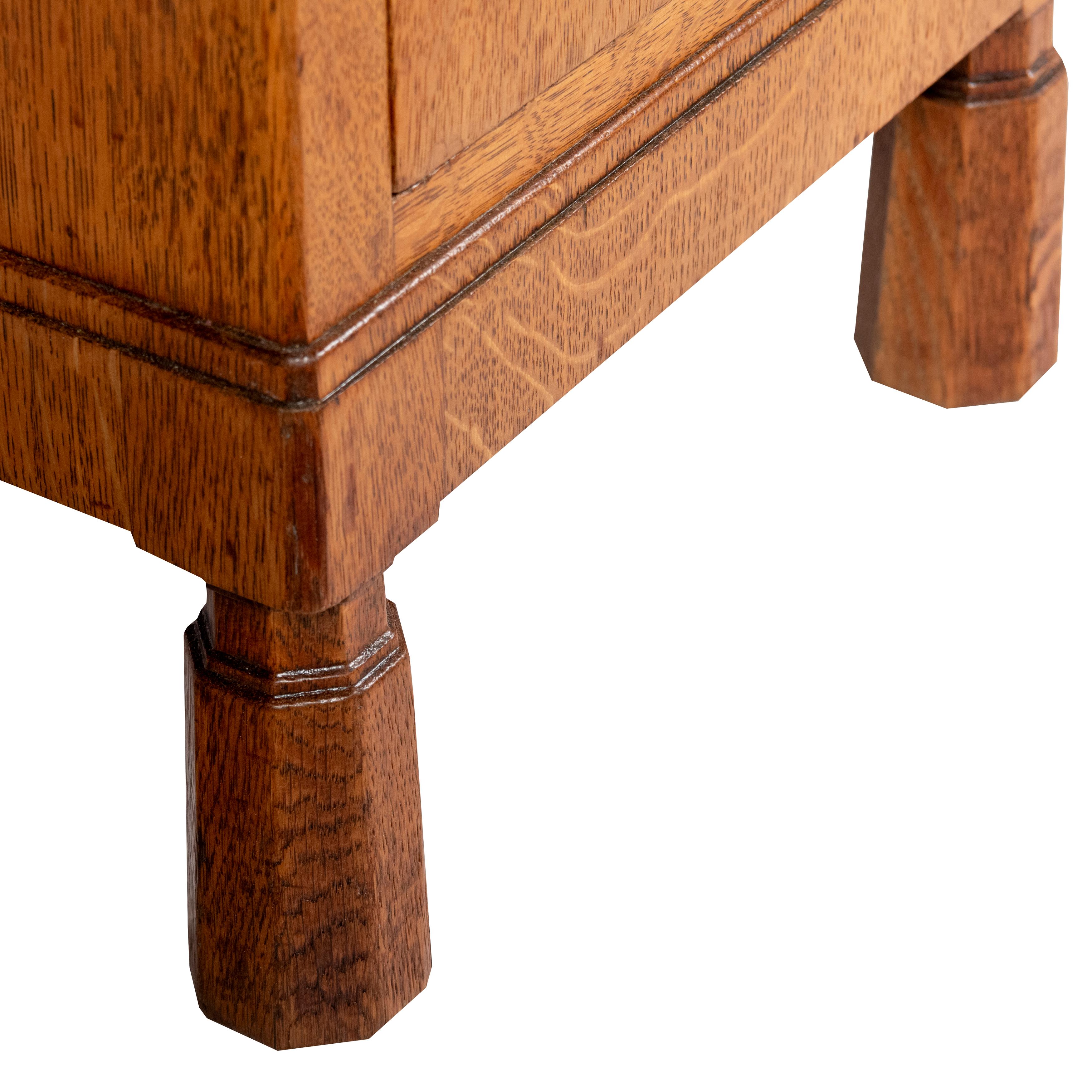 Art Deco Eichenschreibtisch von Morris of Glasgow, Schottland um 1920 im Angebot 1