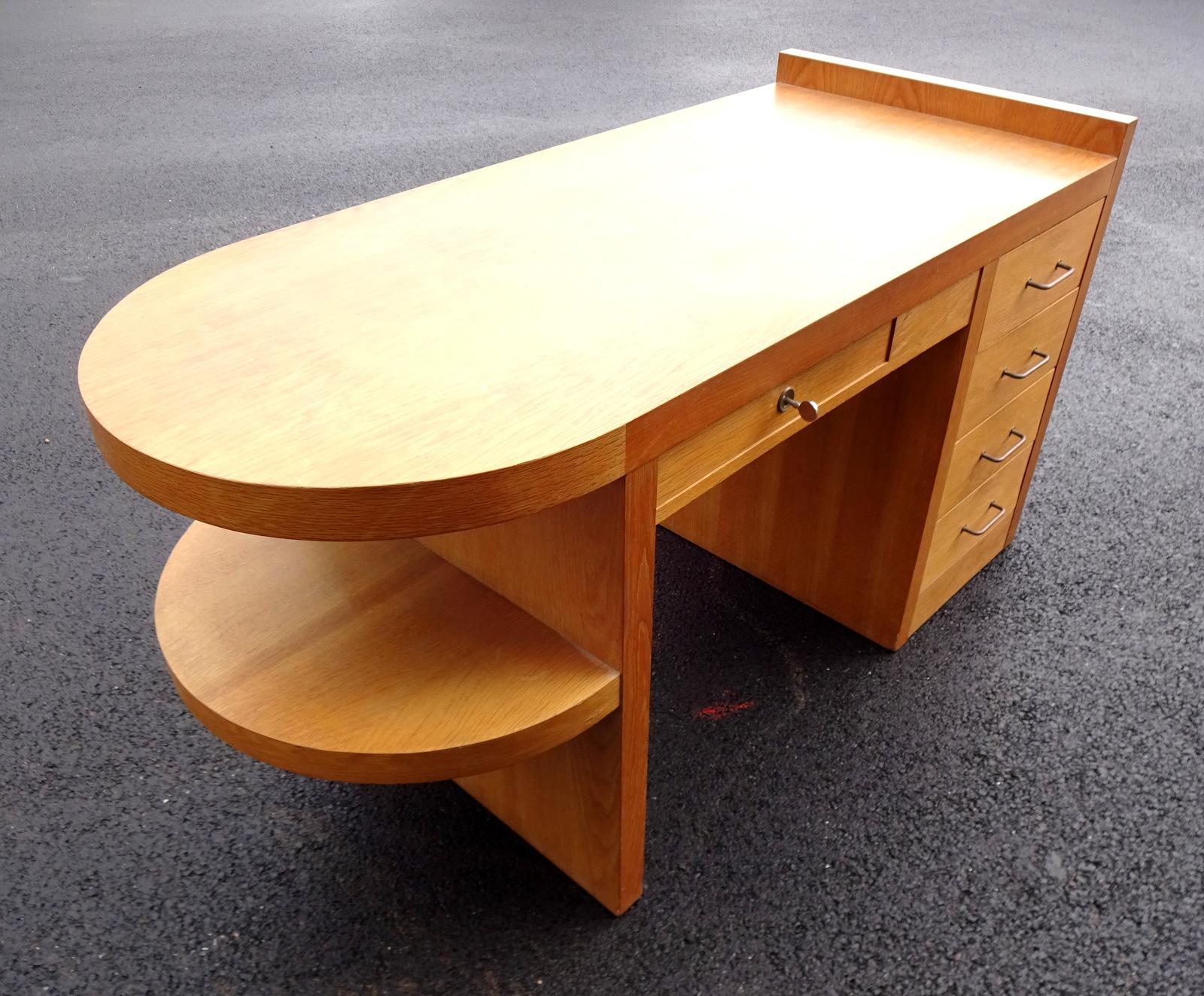 Art Deco Oak Desk In Good Condition In Brooklyn, NY