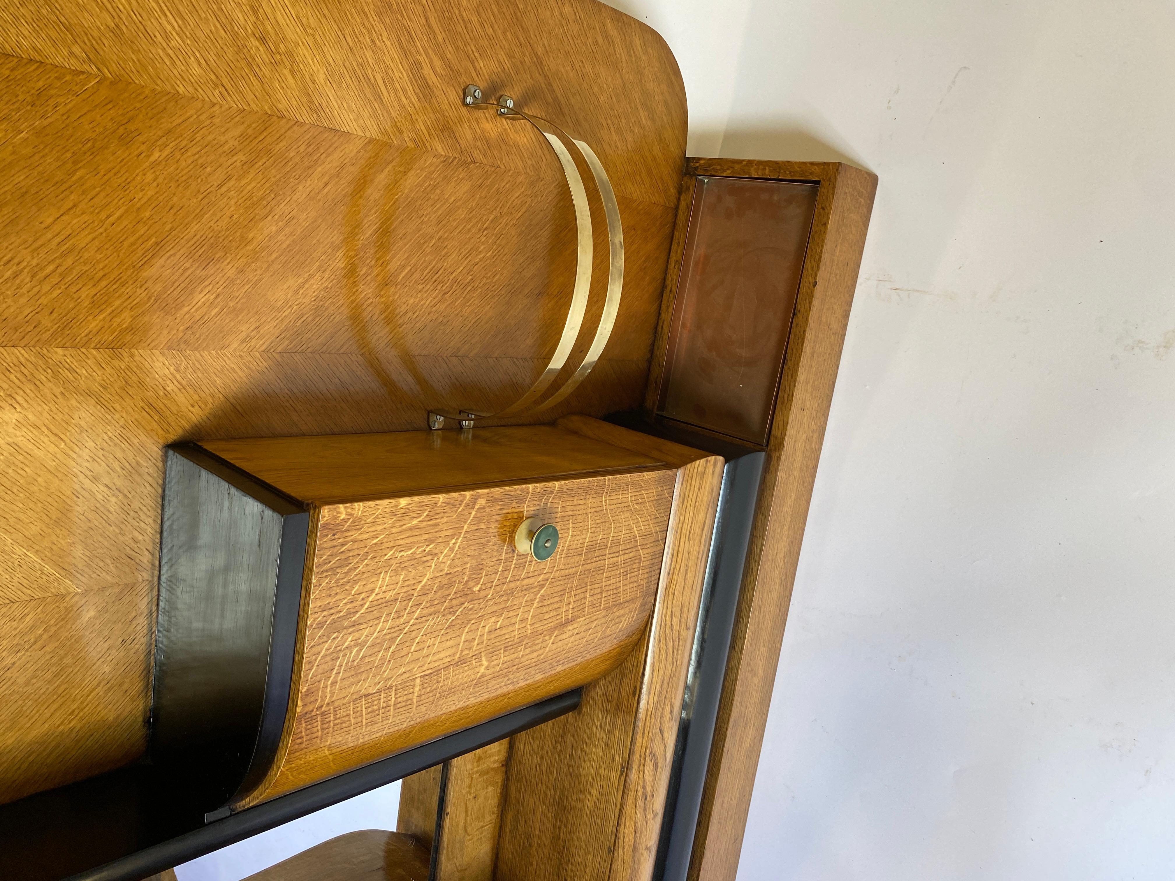 Britannico Appendiabiti e appendiabiti Art Deco in Oak e ebanizzato in vendita