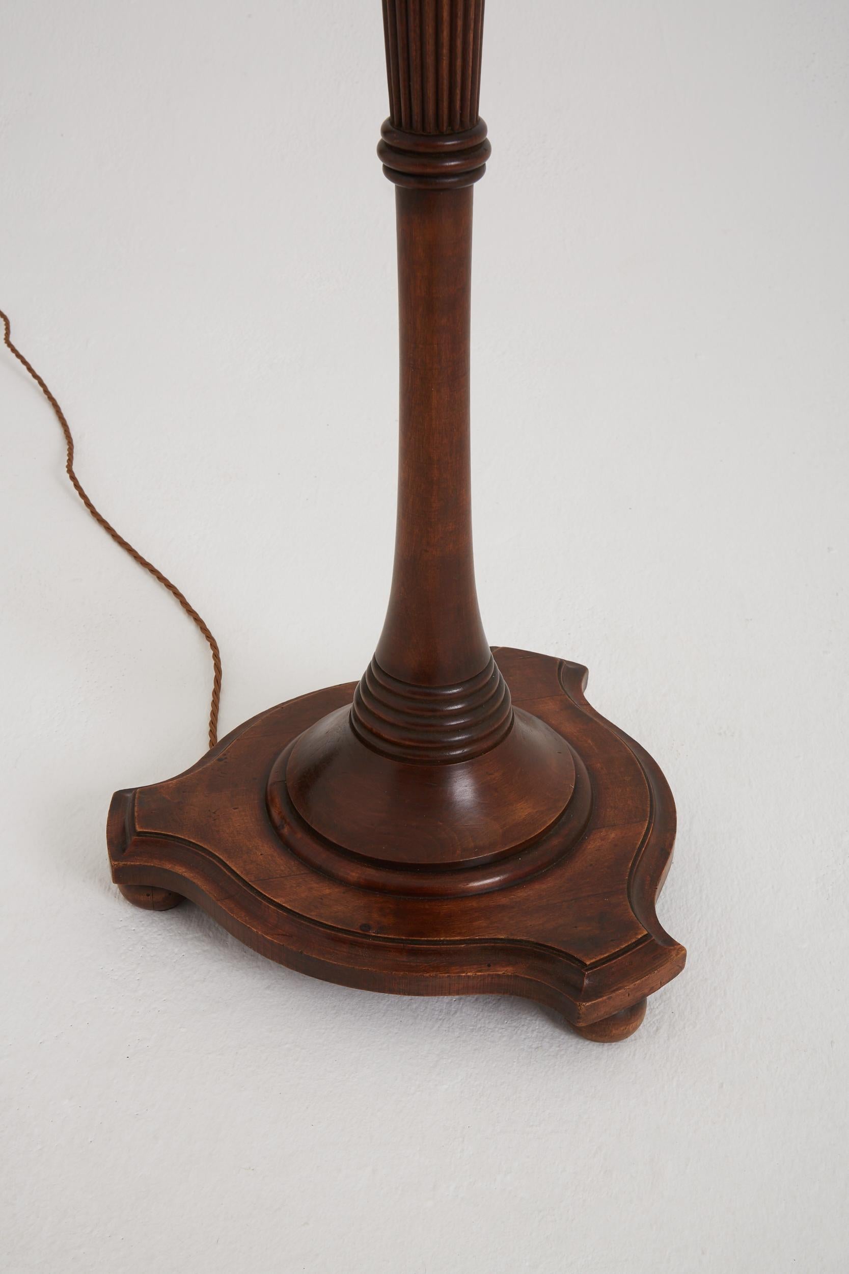 20th Century Art Deco Oak Floor Lamp