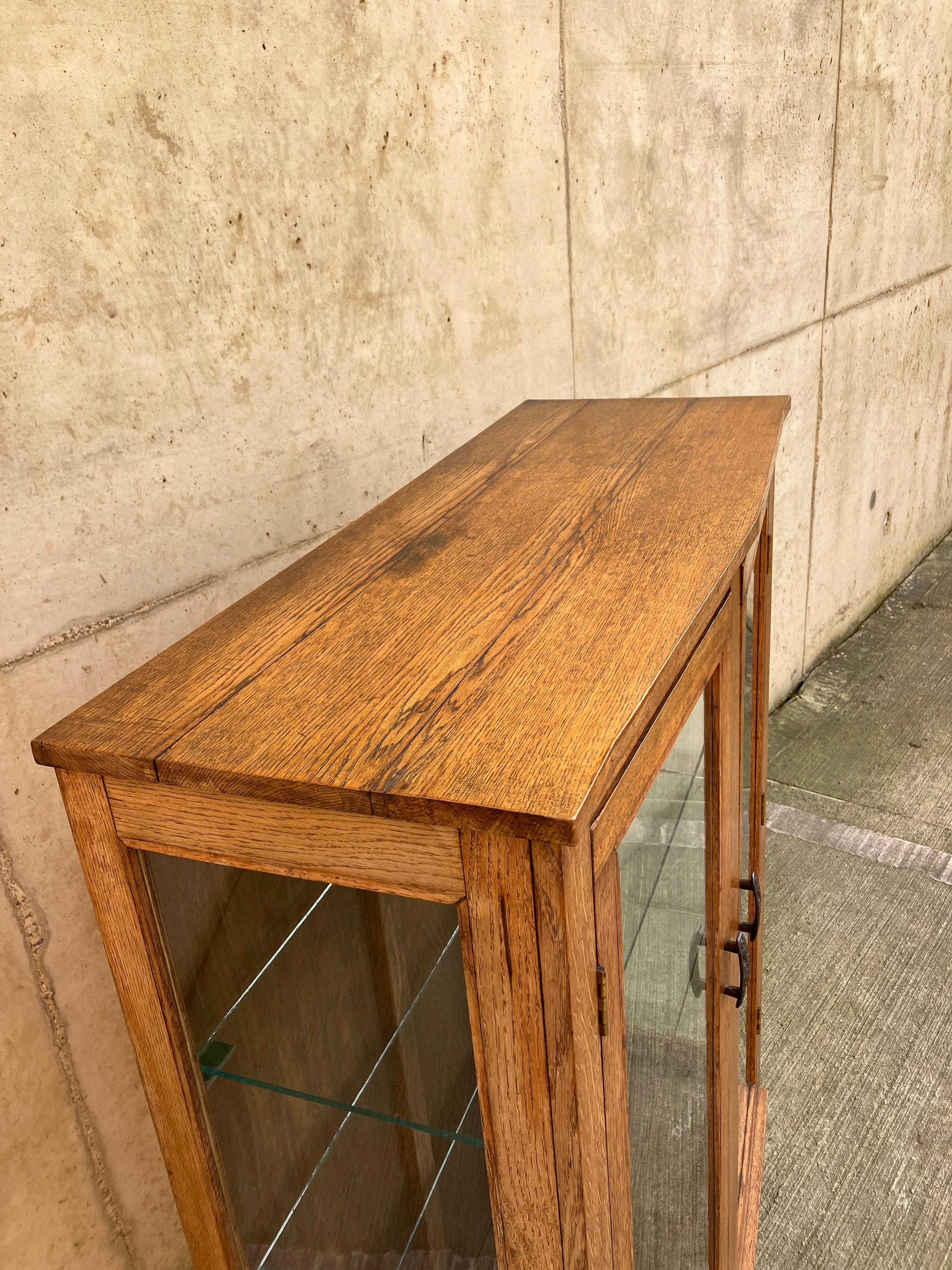 Art Deco Oak Glazed Display Cabinet with Glass Shelves  In Good Condition For Sale In Leicester, GB