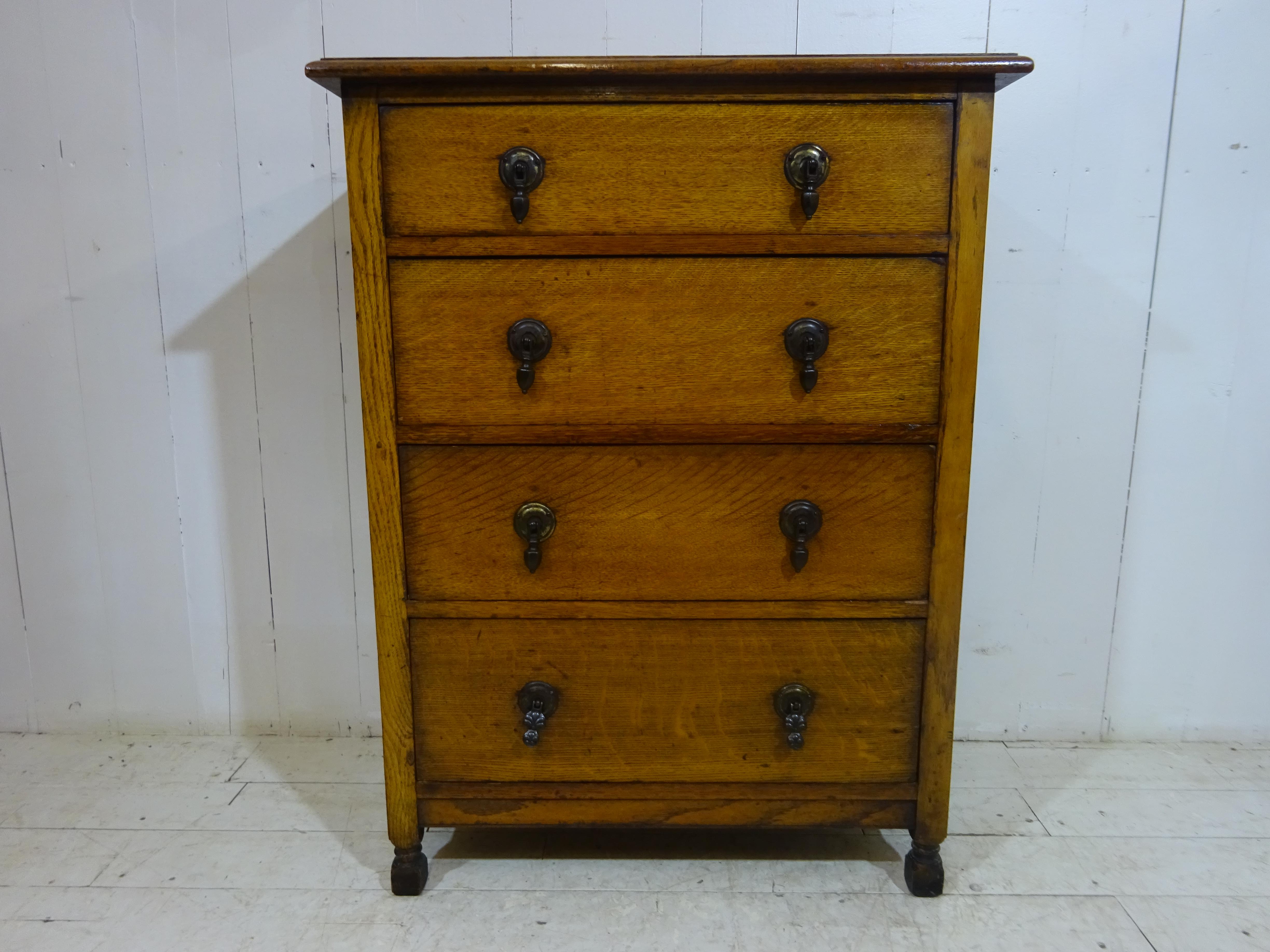1930s chest of drawers

A lovely example of this elegant art deco chest of drawers. 

Fresh to the market this piece has been in the same family from new. Crafted in solid oak the chest of drawers has great proportions making it ideal for the