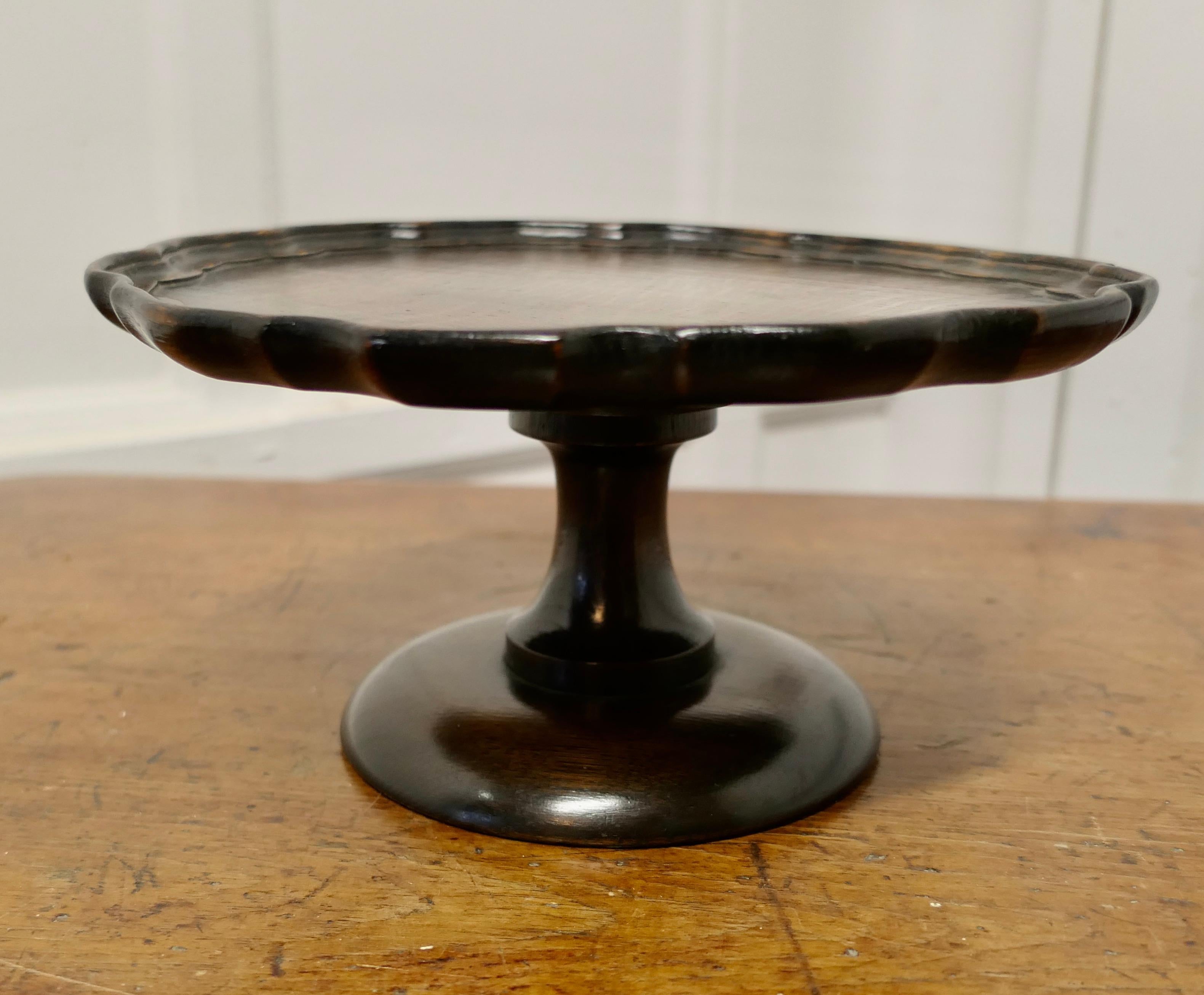 Art Deco Oak Lazy Susan Tazza  A very useful piece, a revolving platter   In Good Condition For Sale In Chillerton, Isle of Wight
