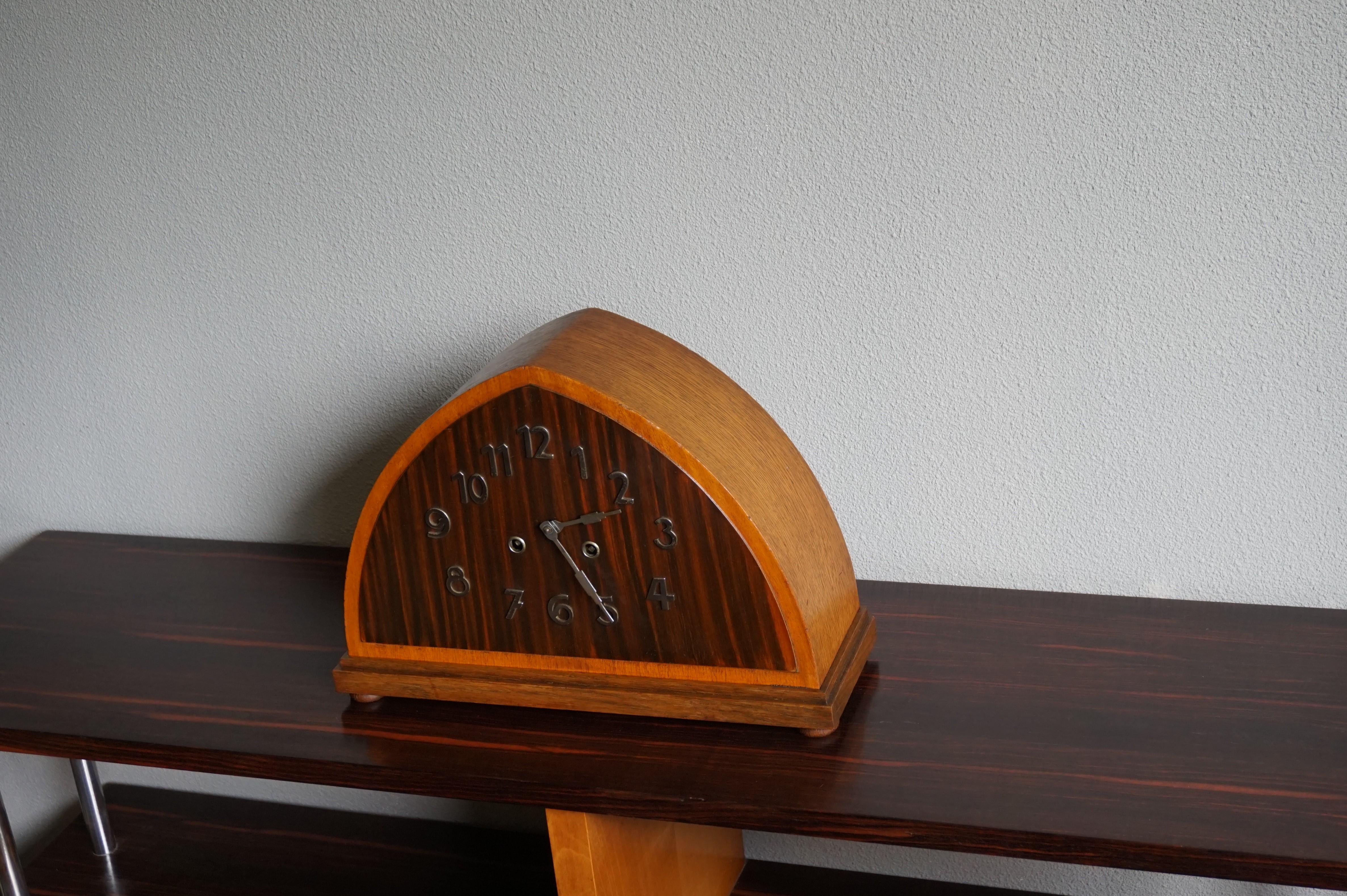 Art Deco Oak, Cocobolo & Mahogany Mantle or Desk Clock w. Chrome Metal Numerals In Good Condition In Lisse, NL