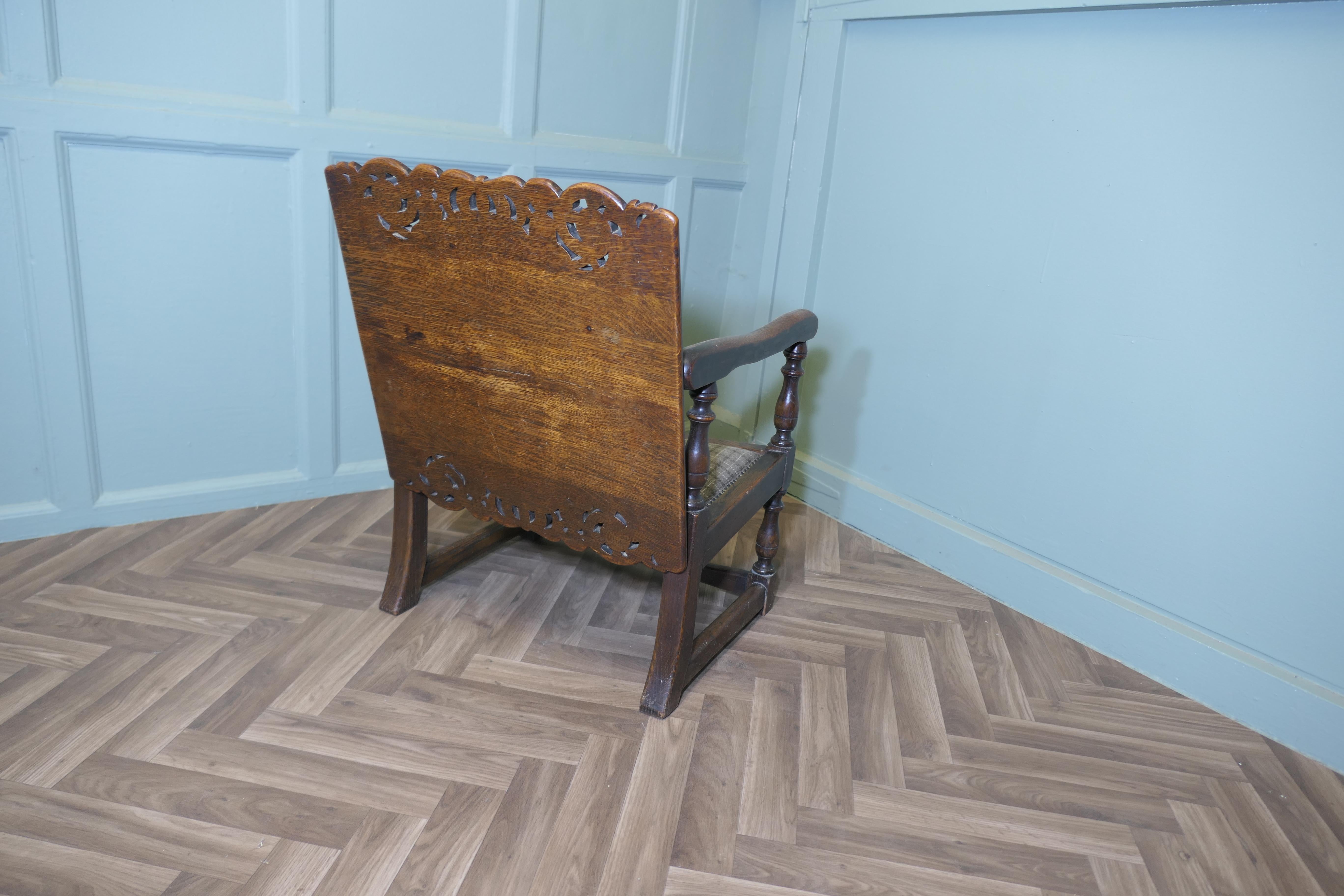 Mid-20th Century Art Deco Oak Monks Bench Coffee Table For Sale