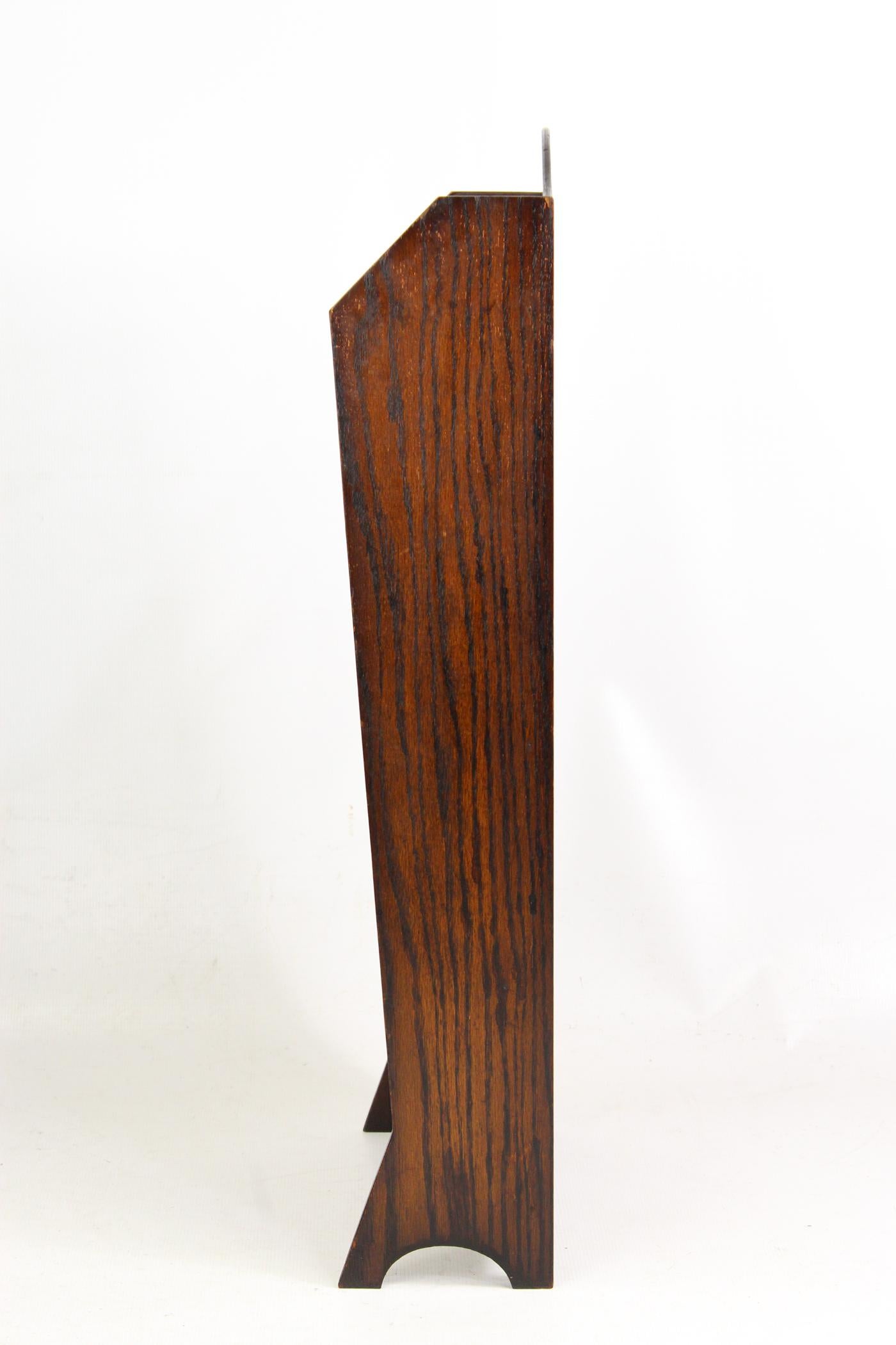 Early 20th Century Art Deco Oak Newspaper Stand Magazine Stand English, circa 1920s For Sale
