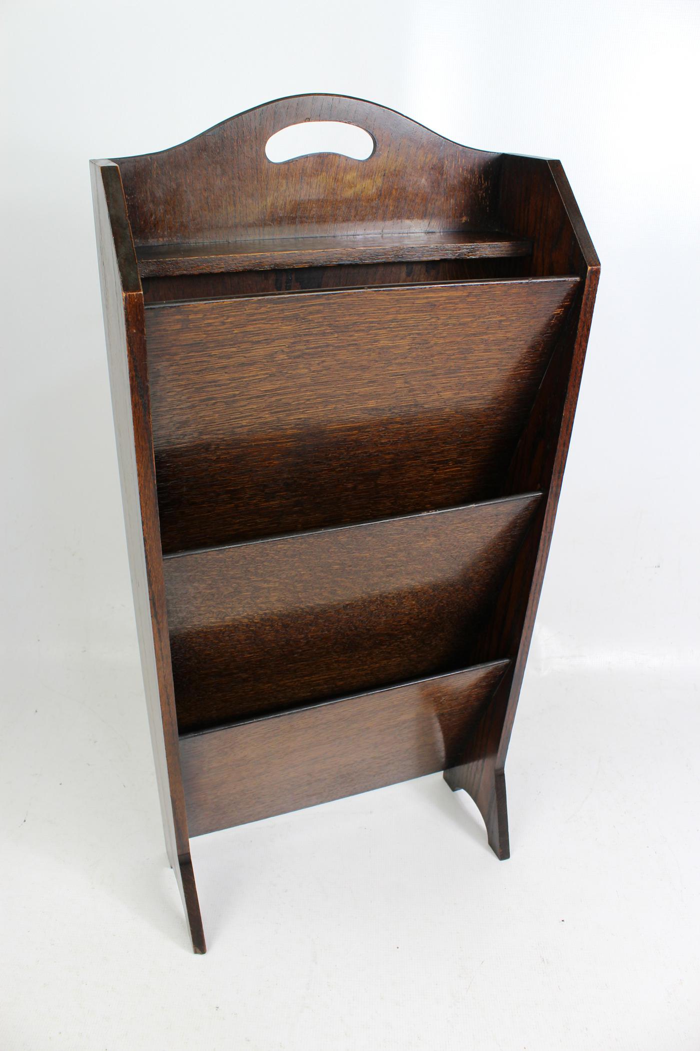 Art Deco Oak Newspaper Stand Magazine Stand English, circa 1920s For Sale 3