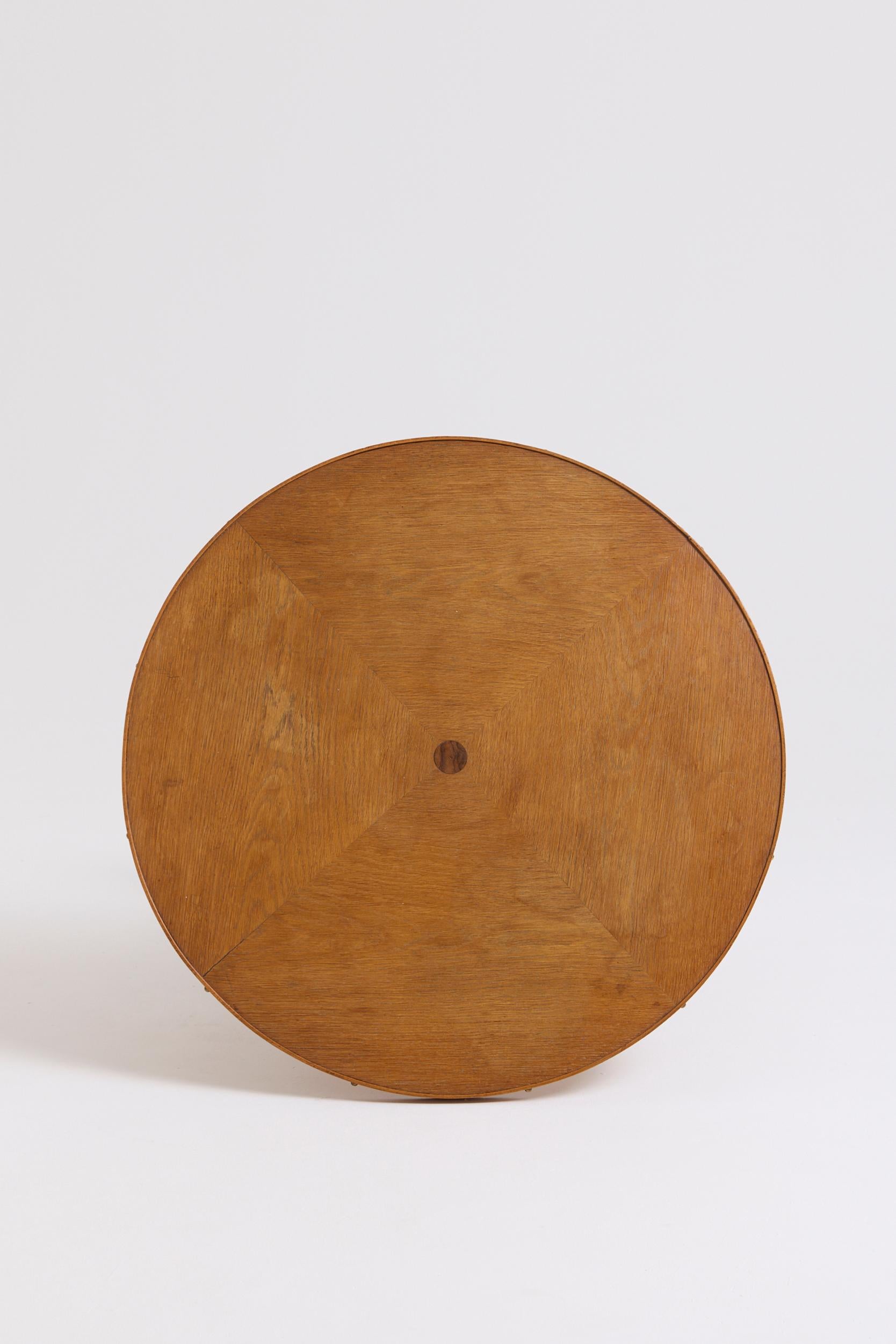 Mesa auxiliar Art Decó de roble mediados del siglo XX en venta
