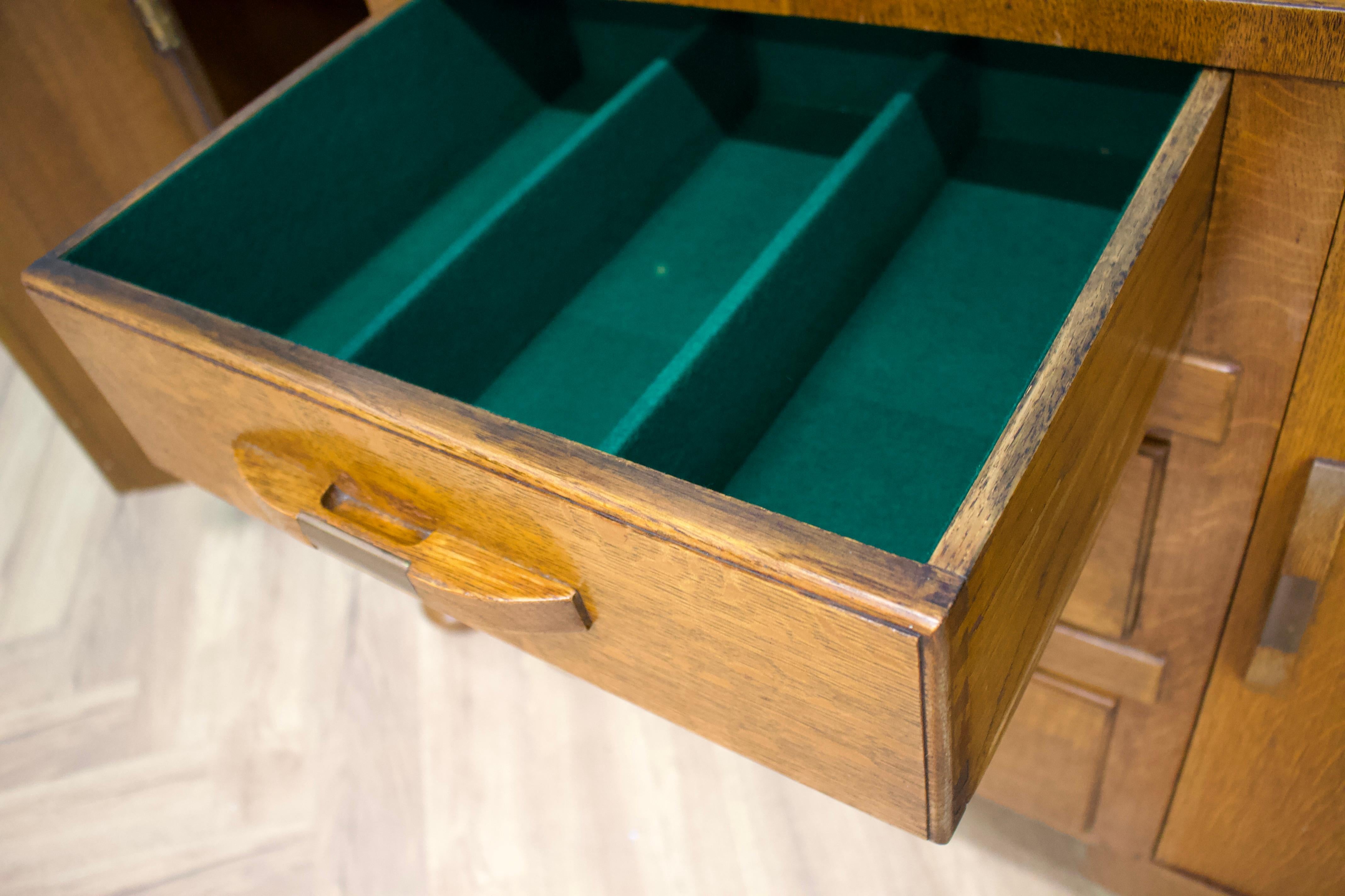 Art Deco Oak Sideboard, 1930s For Sale 5