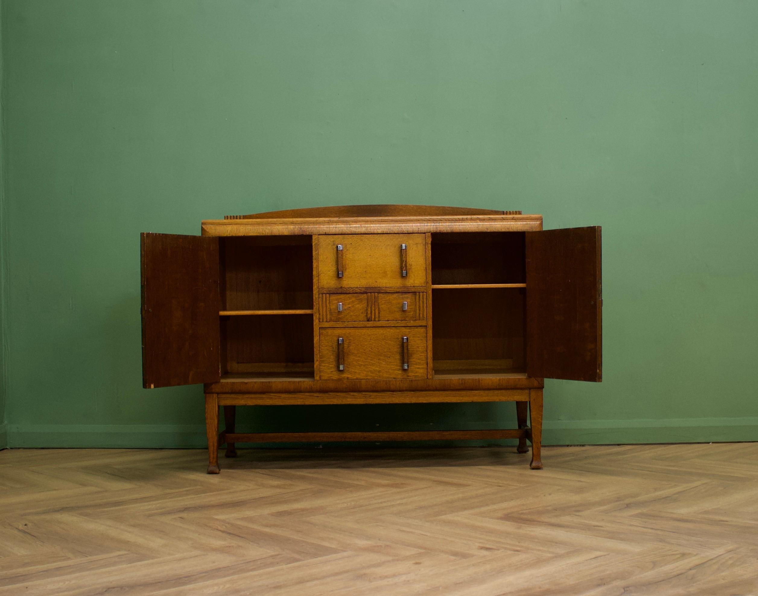 Mid-20th Century Art Deco Oak Sideboard, 1930s For Sale