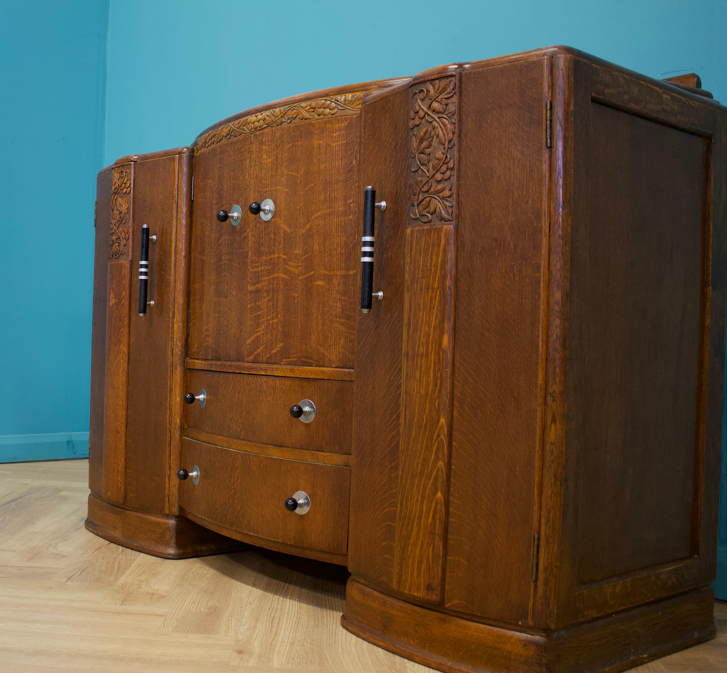 Art Deco Oak Sideboard, 1930s im Zustand „Gut“ im Angebot in South Shields, GB
