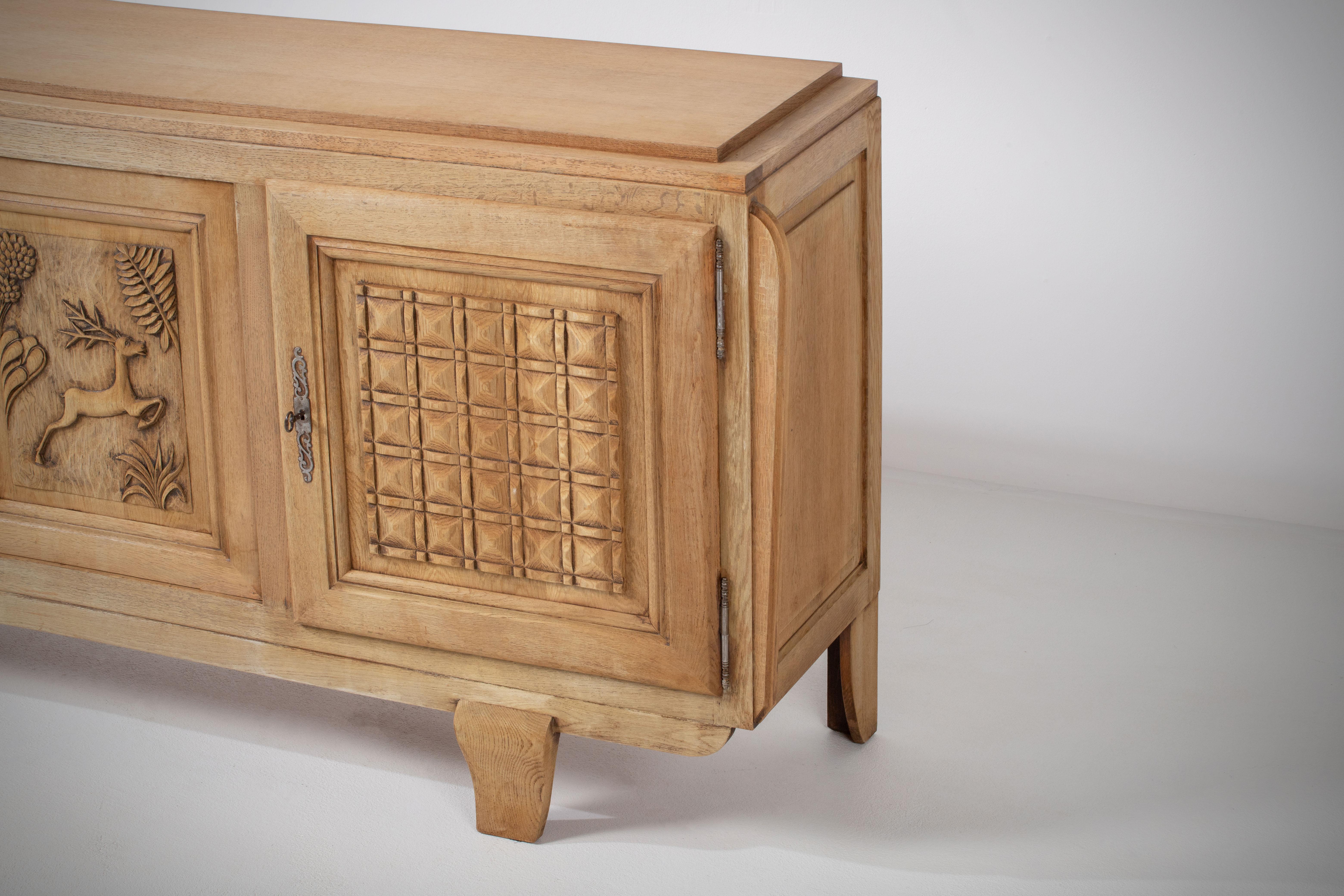 Enfilade en chêne Art Déco, France, années 1940 en vente 3