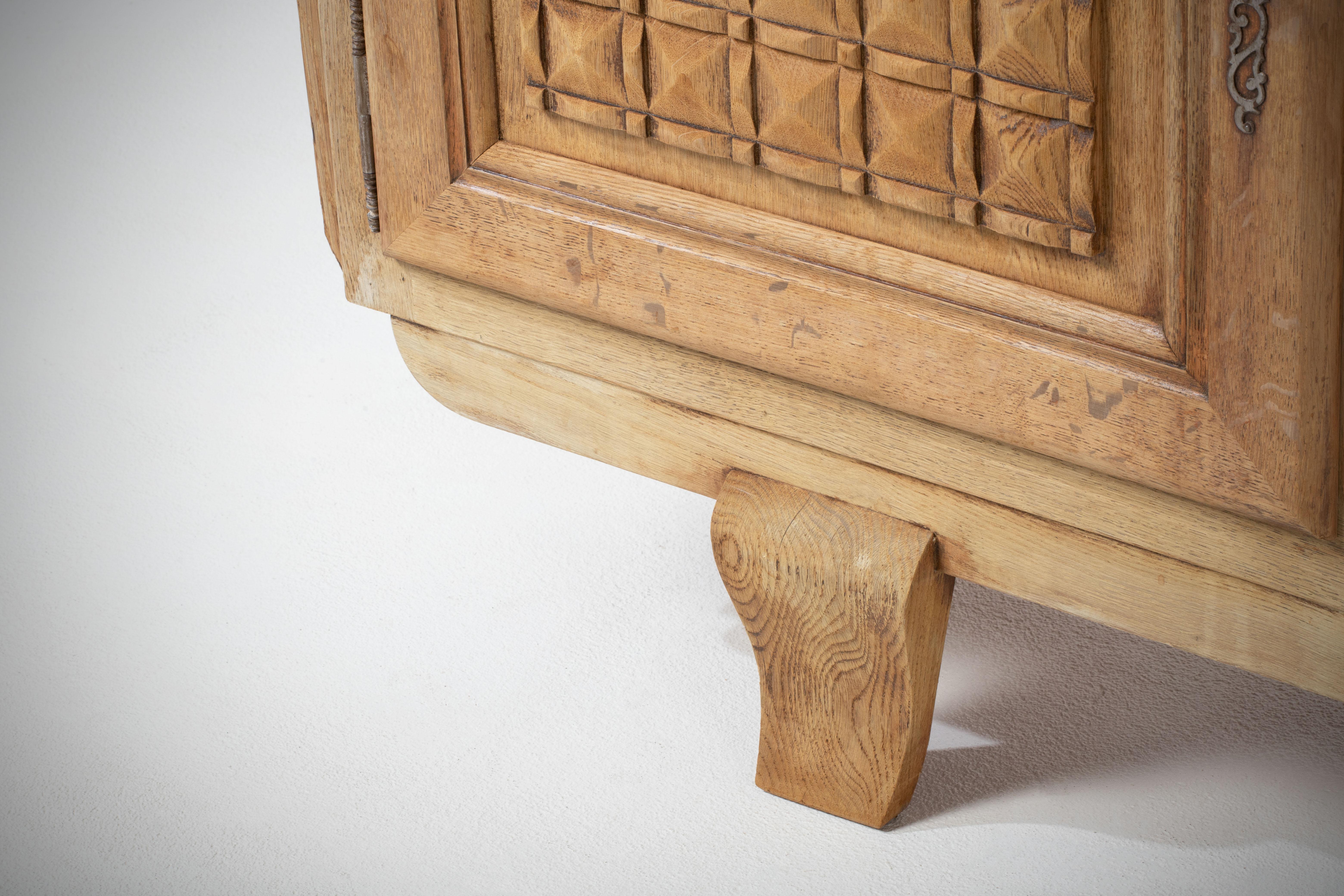 Enfilade en chêne Art Déco, France, années 1940 en vente 4