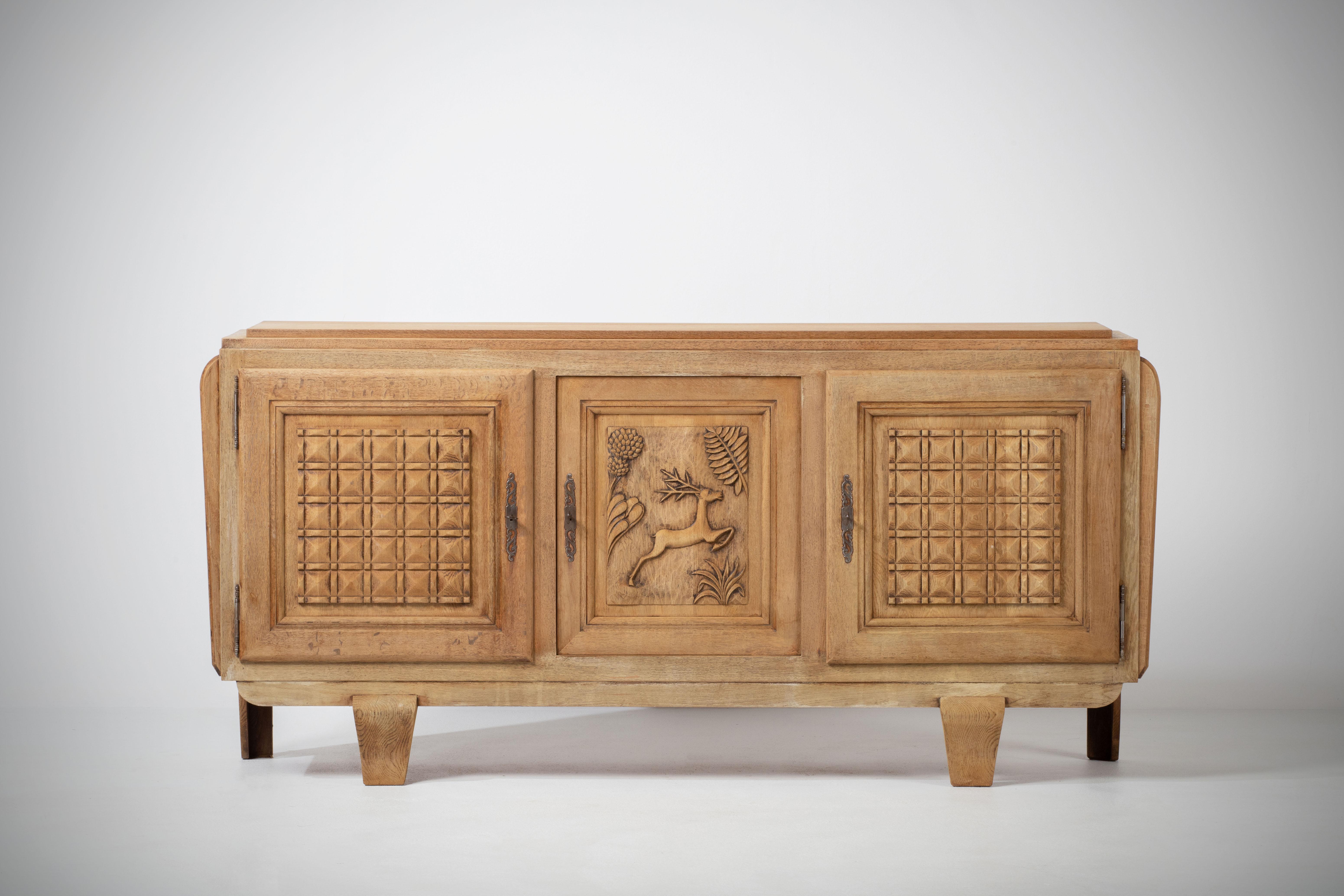 Français Enfilade en chêne Art Déco, France, années 1940 en vente