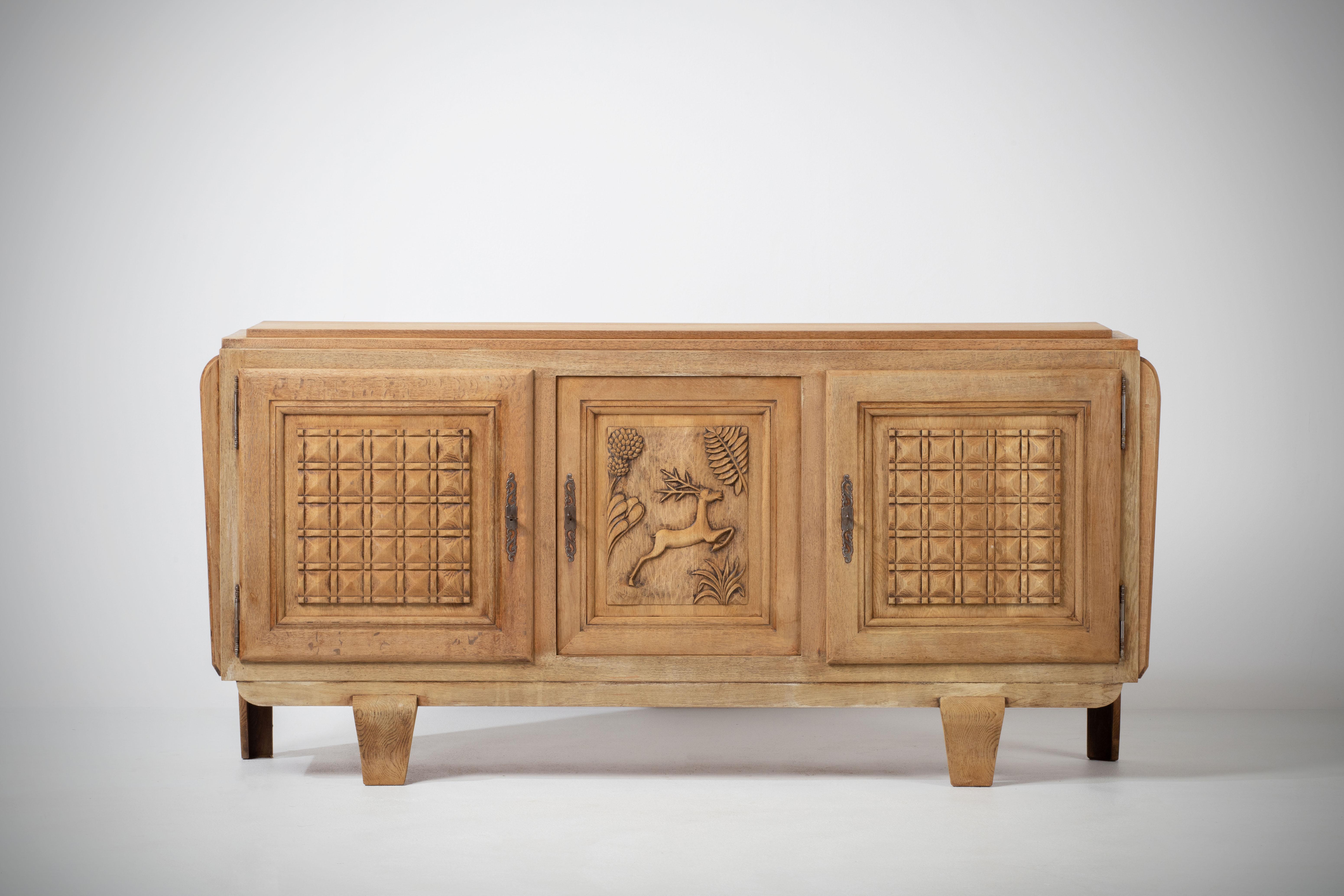 Art Deco Oak Sideboard, France, 1940s In Good Condition For Sale In Wiesbaden, DE