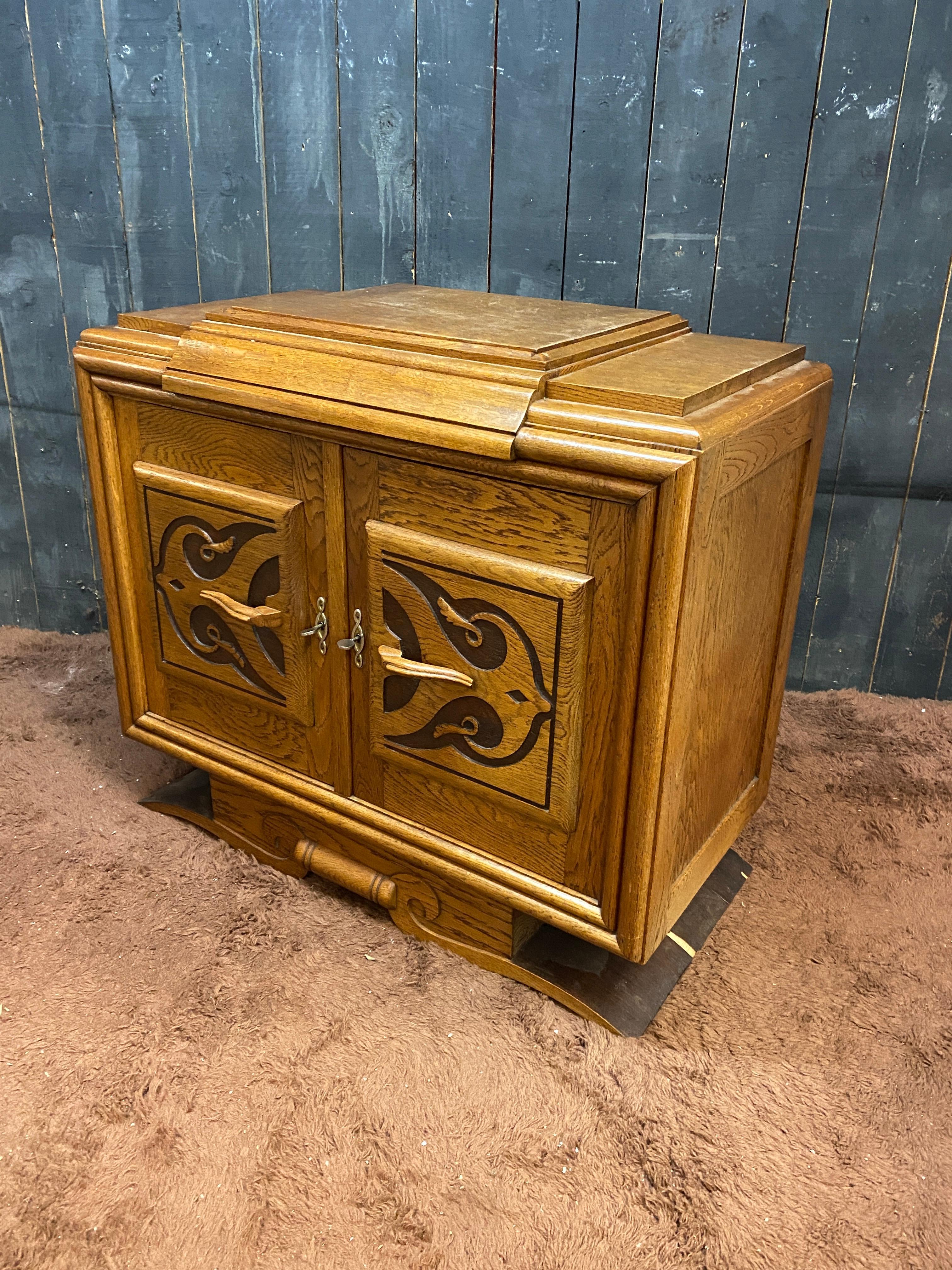 Art Deco Oak Sideboard in the Style Charles Dudouyt. circa 1940/1950 For Sale 3