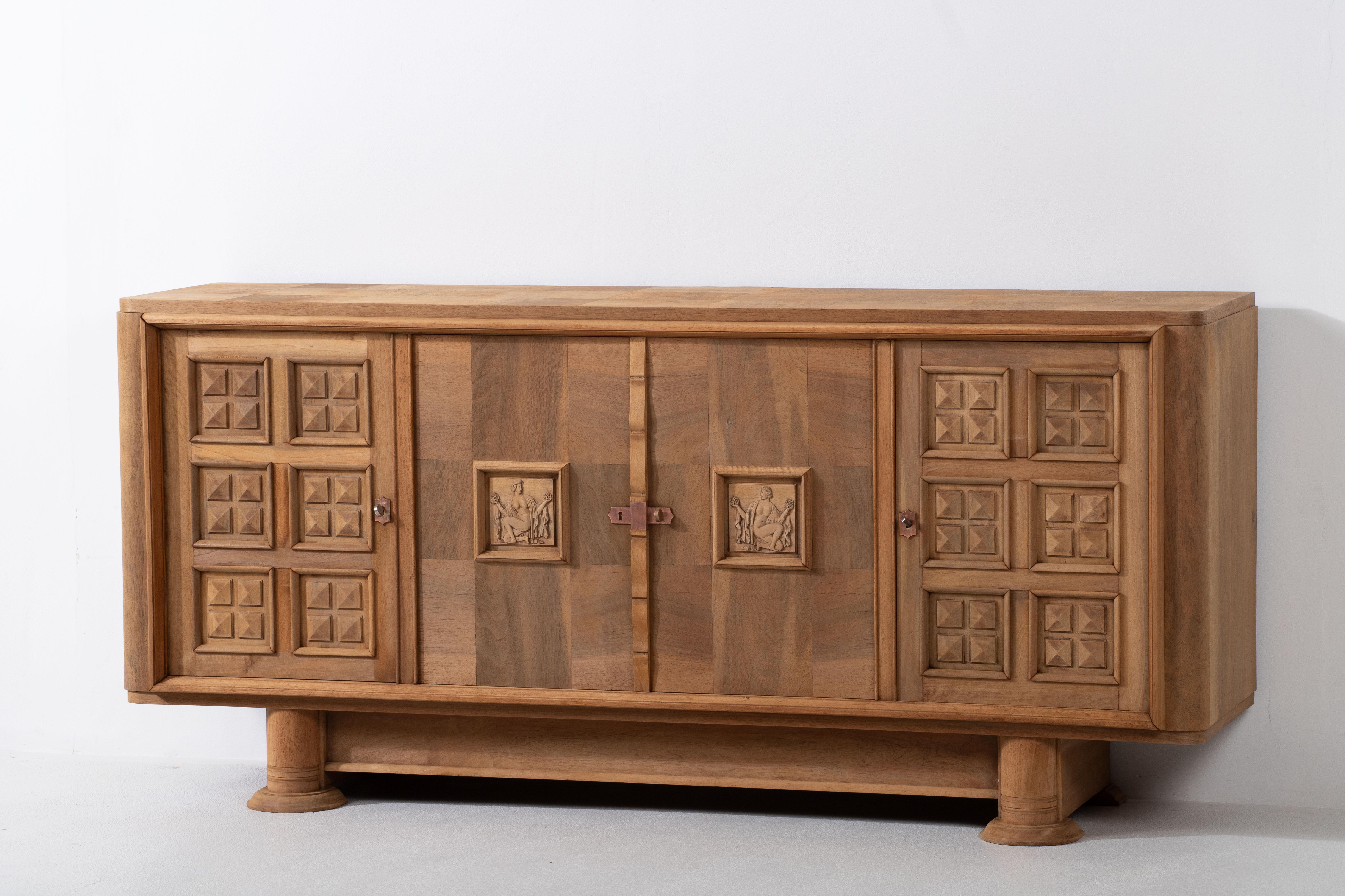 Art Deco Oak Sideboard with Handcarved Doors, France, 1940s For Sale 6