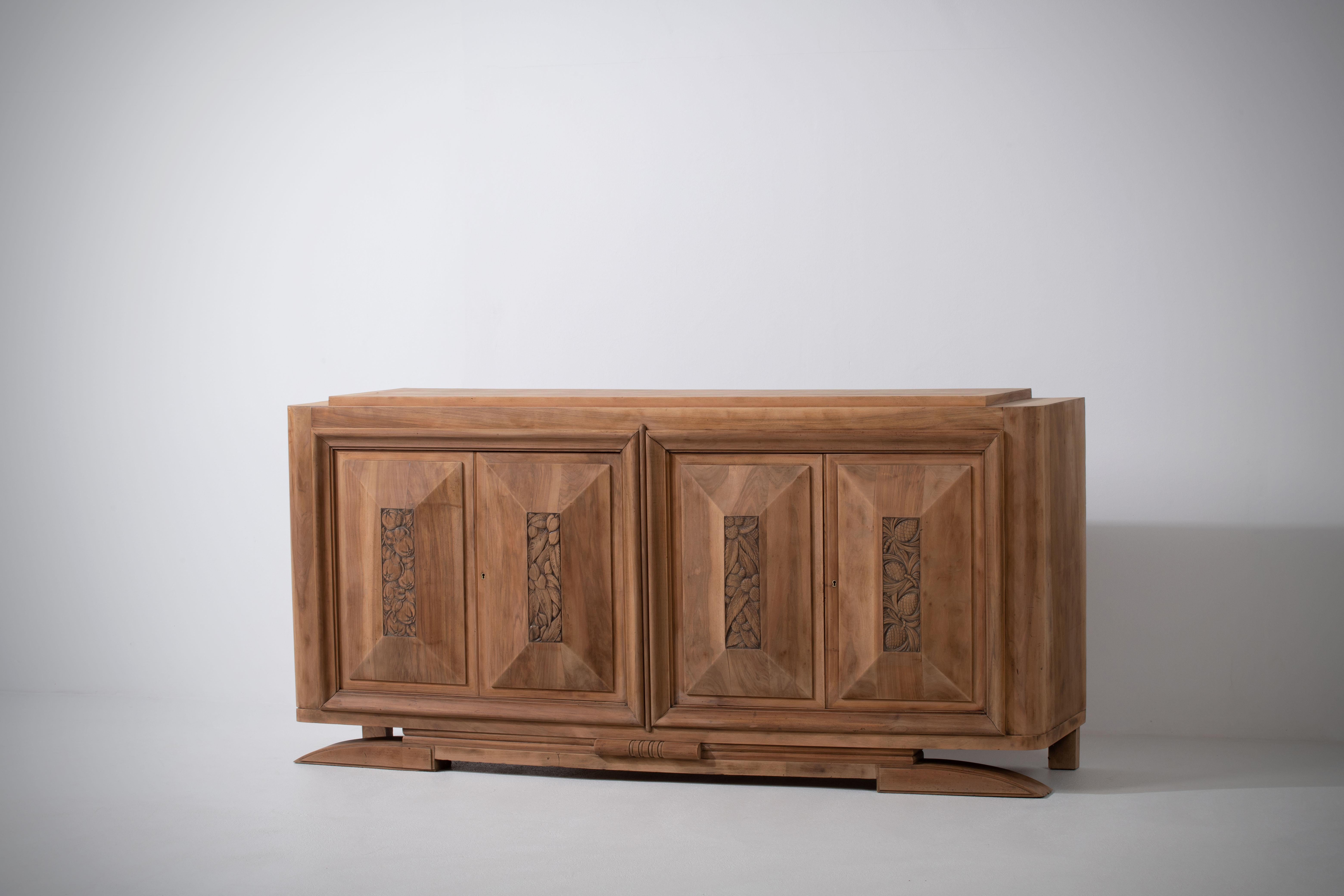 Credenza Art Déco in Oak con ante intagliate a mano, Francia, anni '40 in vendita 1