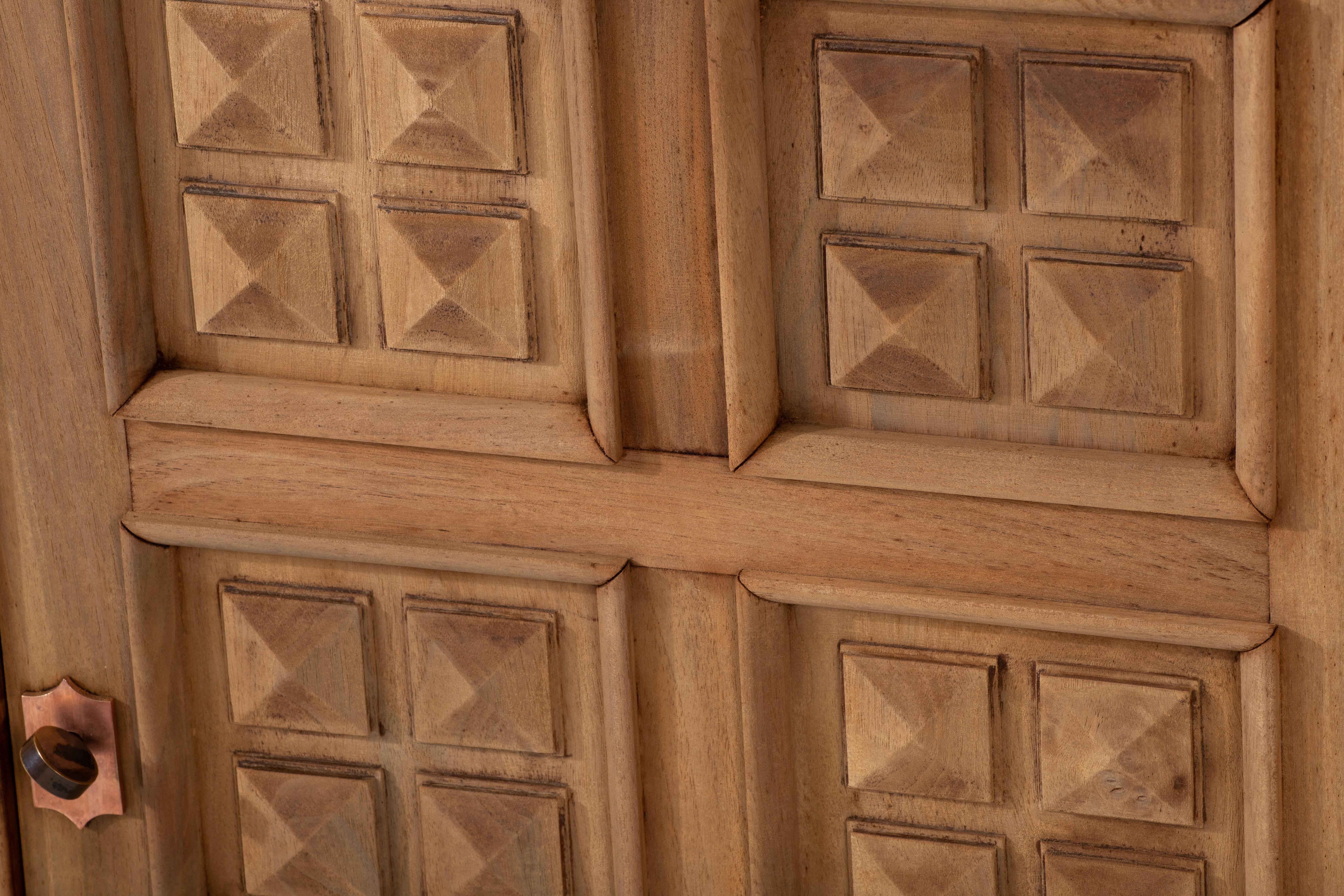 Art Deco Oak Sideboard with Handcarved Doors, France, 1940s For Sale 4