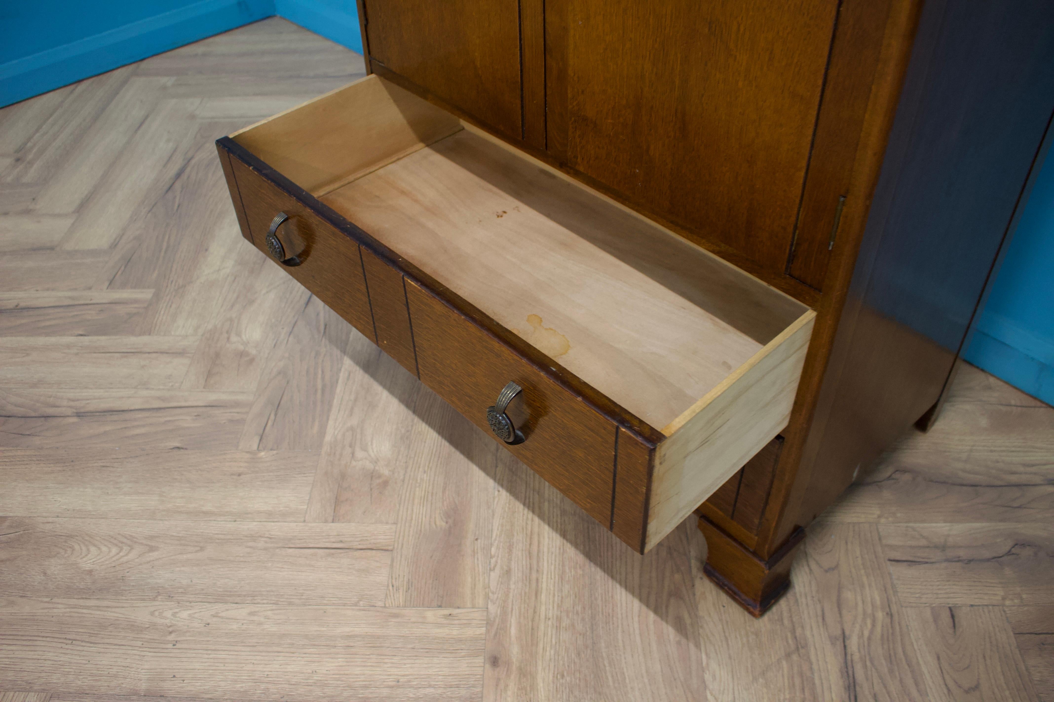 Art Deco Oak Tallboy Linen Cabinet, 1930s For Sale 3