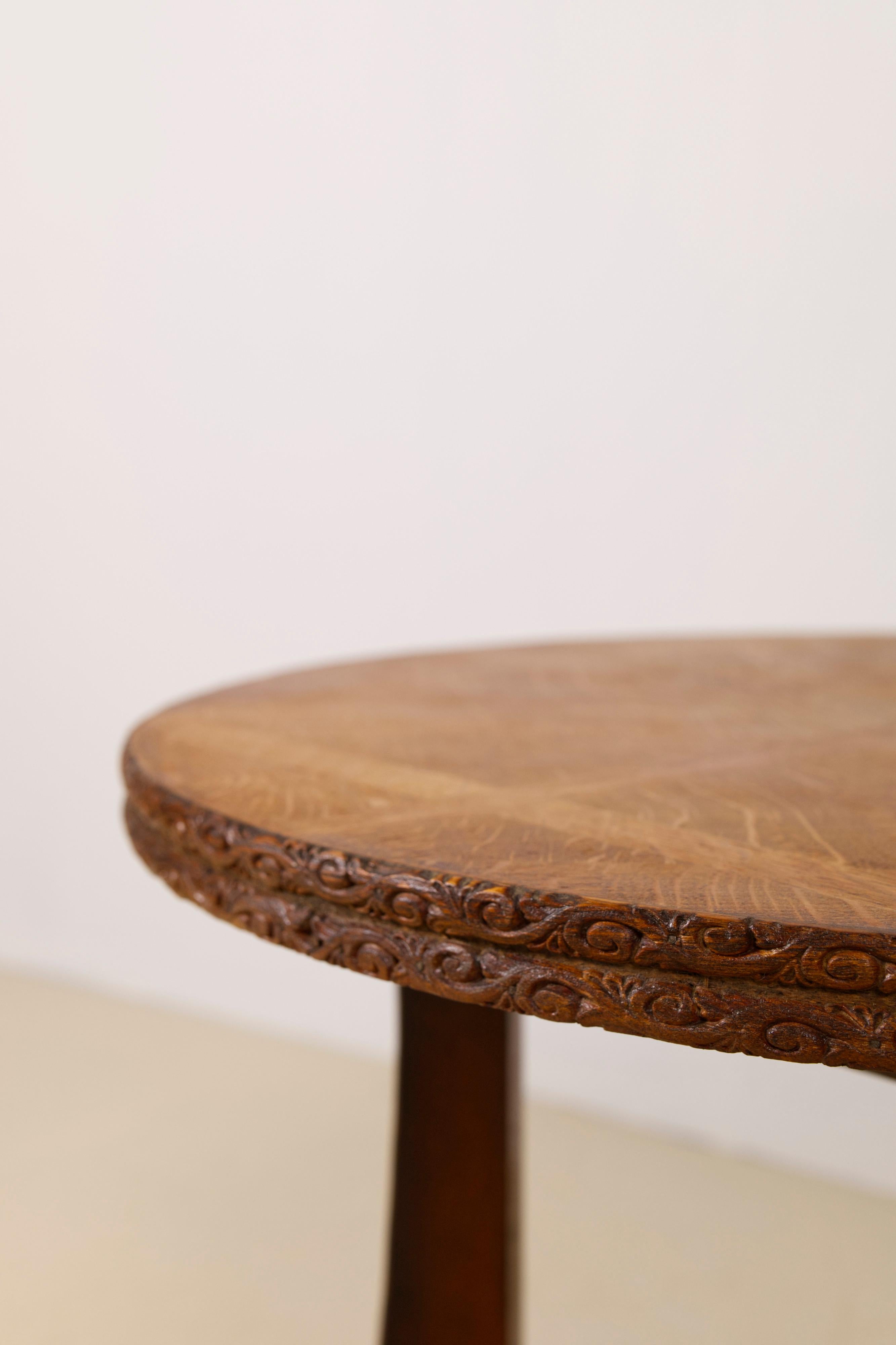 Art Deco Oak two-tiered side table, Belgium 1930's For Sale 5
