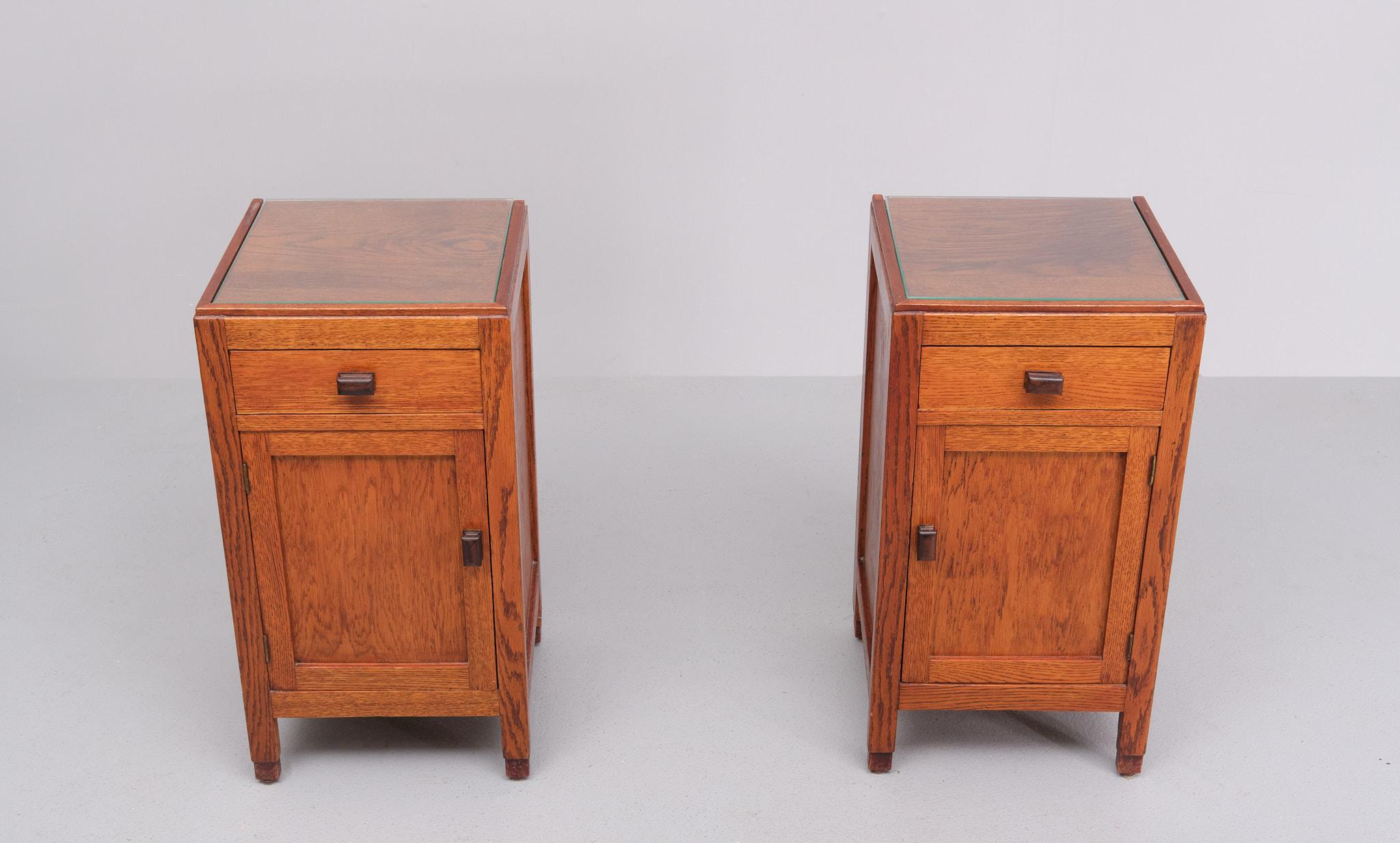 Art Deco Oak wood Night stands 1930s Holland  In Good Condition For Sale In Den Haag, NL