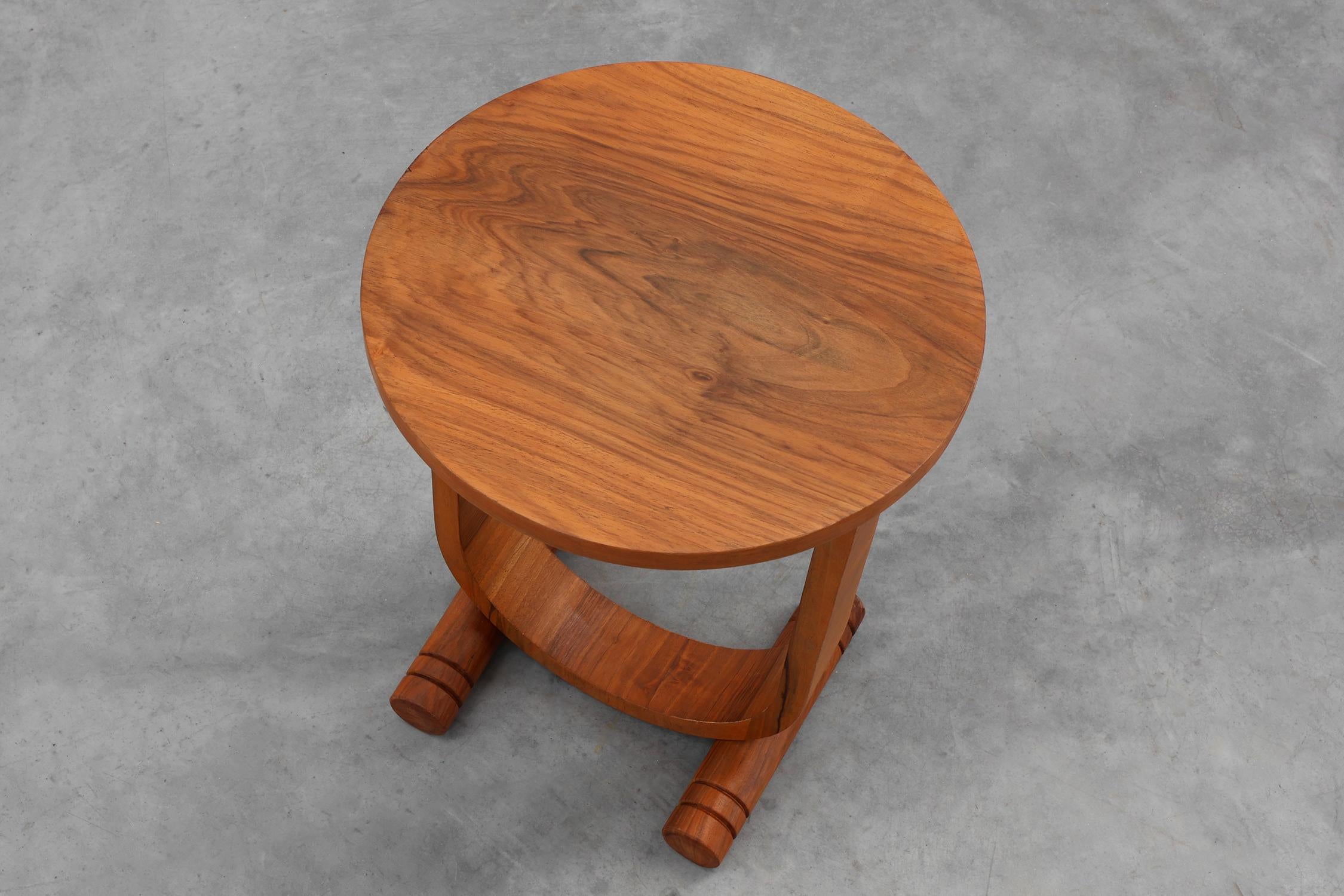Table d'appoint ronde en bois de chêne Art déco avec pied plié, France années 1920 en vente 6