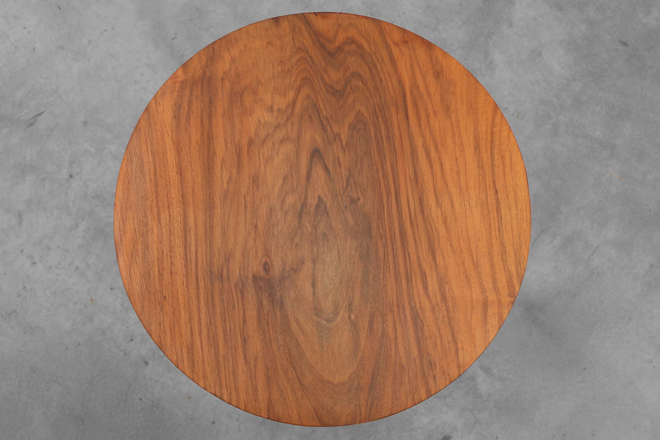 Table d'appoint ronde en bois de chêne Art déco avec pied plié, France années 1920 en vente 7