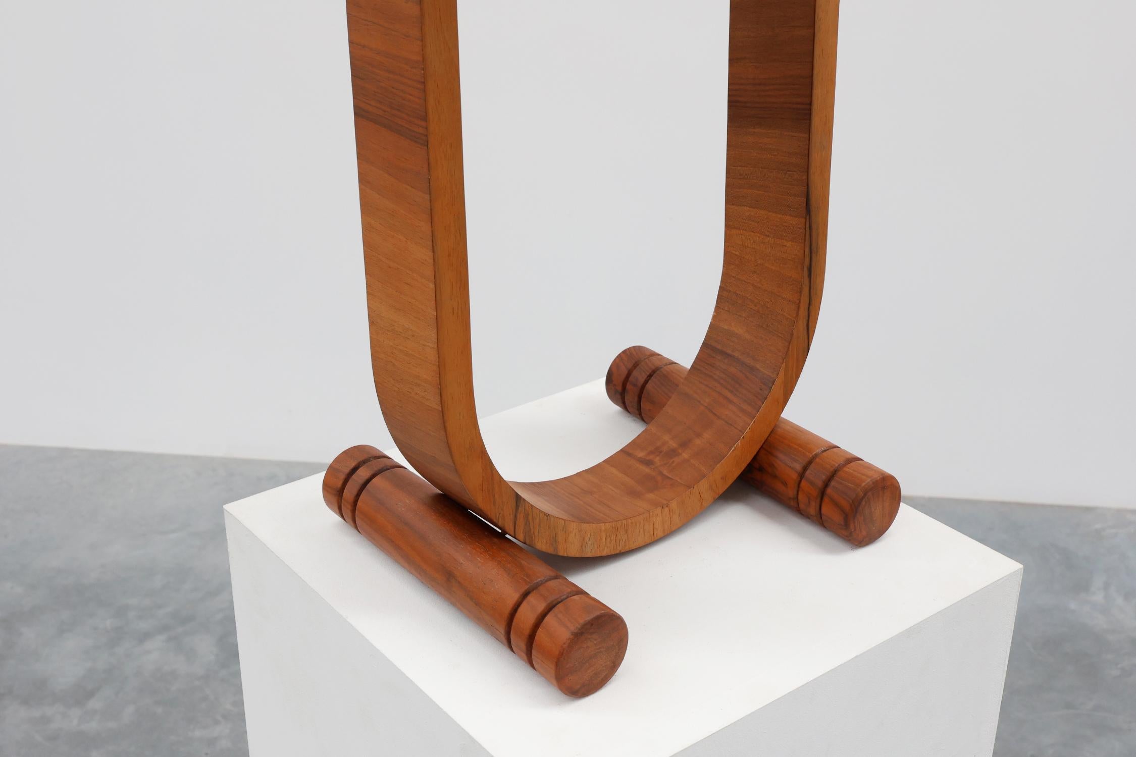 Table d'appoint ronde en bois de chêne Art déco avec pied plié, France années 1920 en vente 1