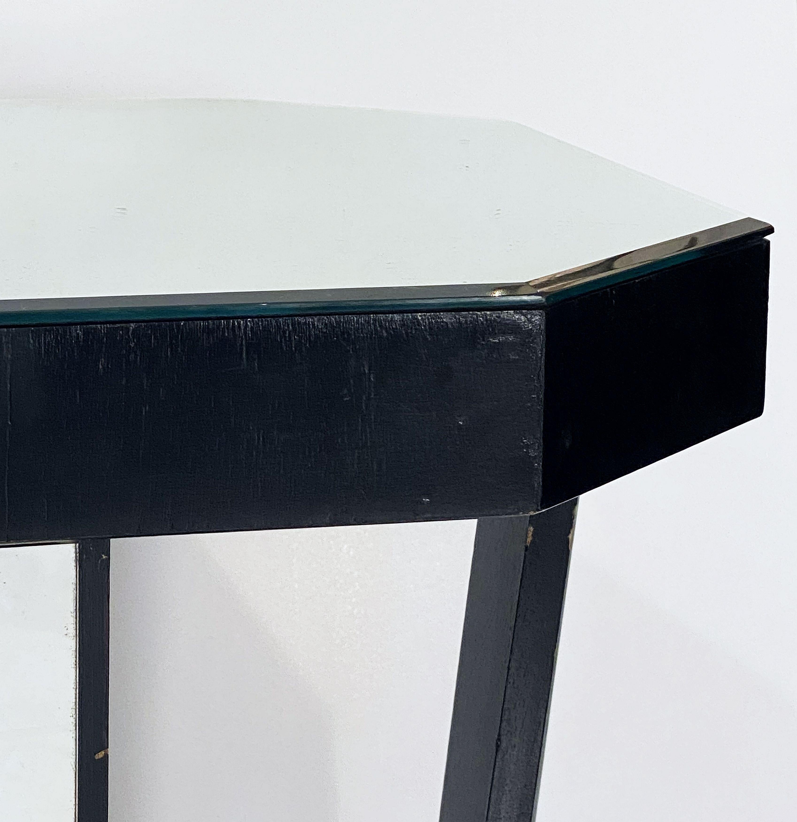 Métal Table d'appoint ou d'appoint Art déco avec plateau en miroir d'Angleterre en vente
