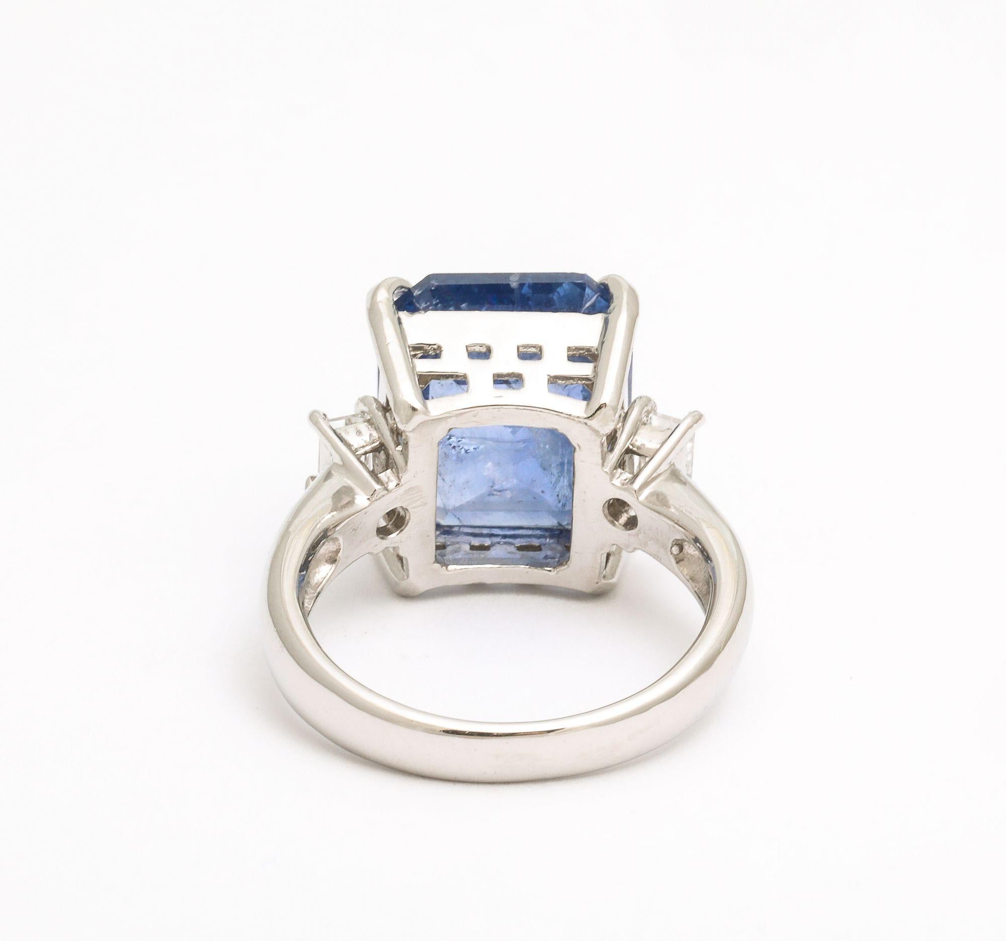 Art Deco Octagonal 10 ct Ceylon Sapphire Engagement Ring with Diamond Baguettes For Sale 2
