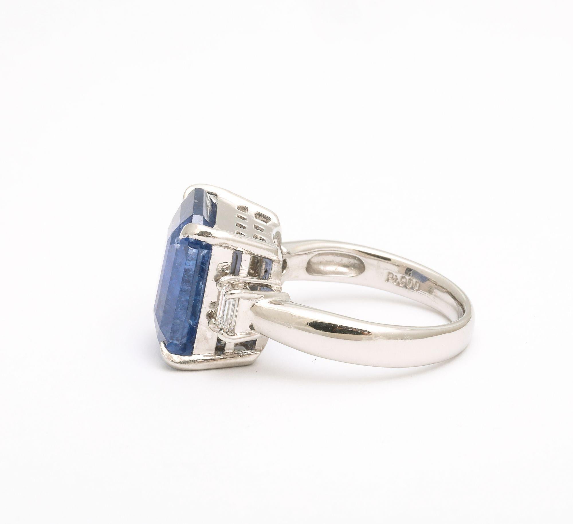 Art Deco Octagonal 10 ct Ceylon Sapphire Engagement Ring with Diamond Baguettes For Sale 3