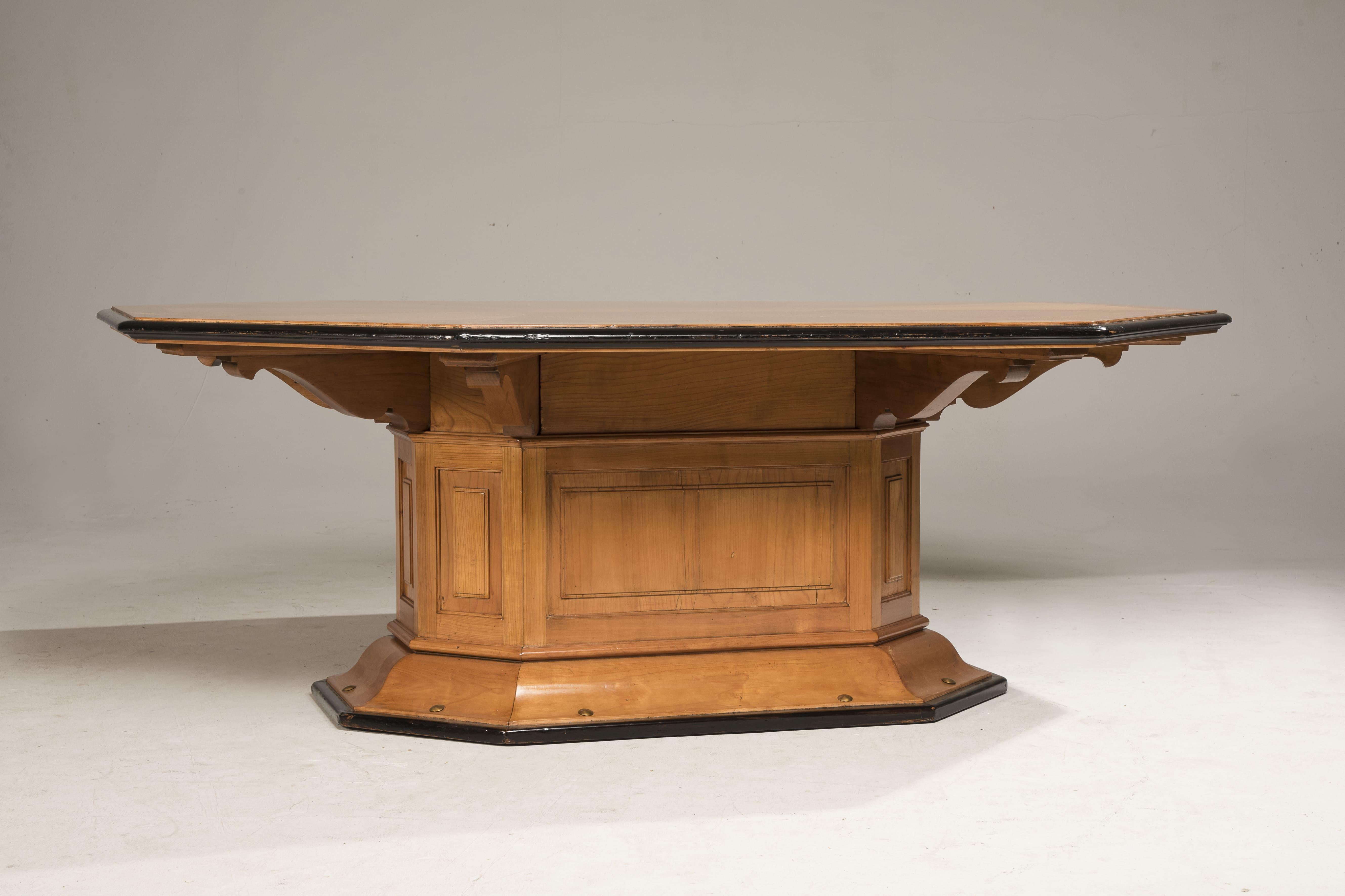 Art Deco Octagonal Cherrywood Table with Black Borders and Brass Details For Sale 2