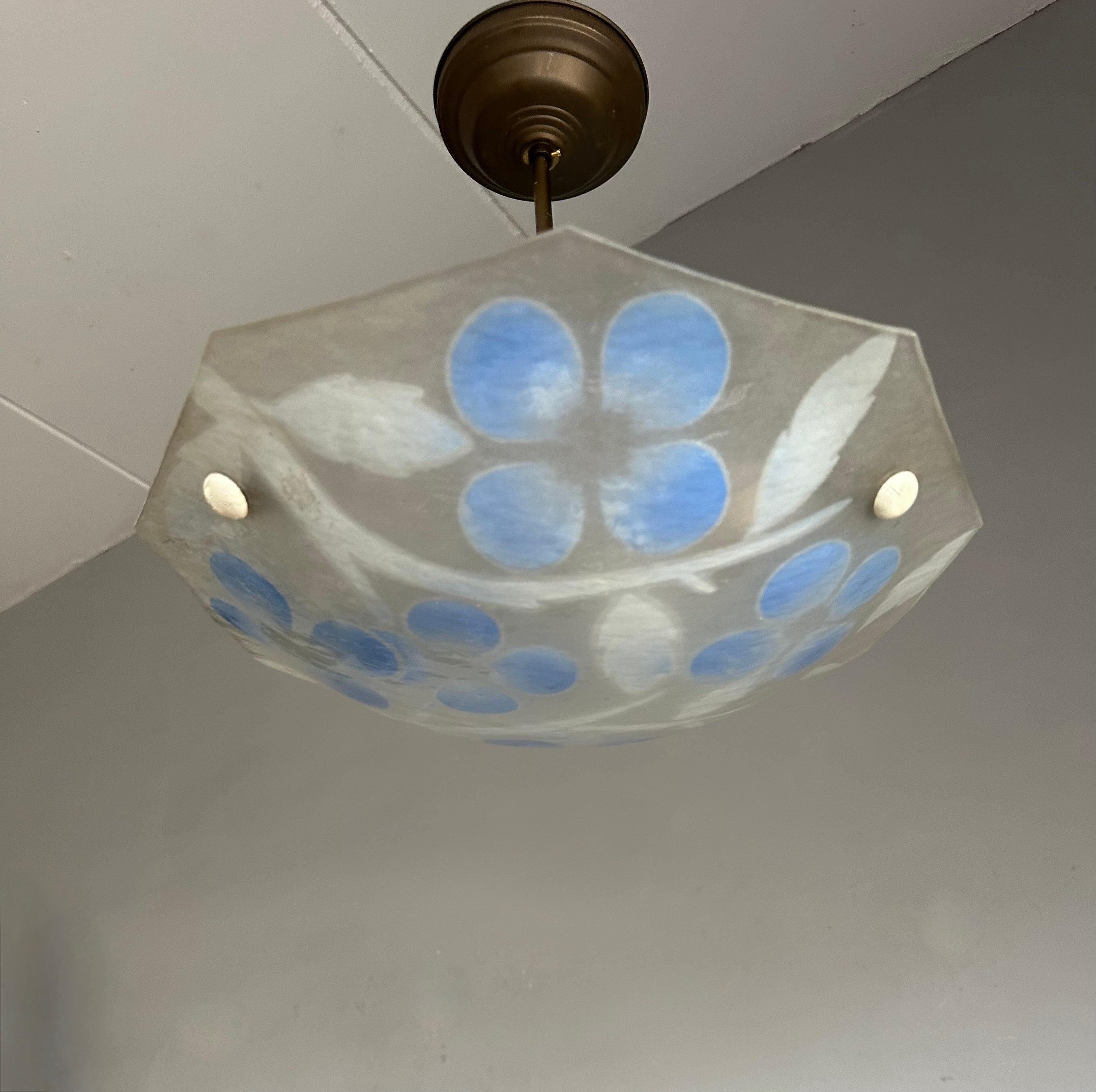 Lampe pendante en verre de forme octogonale art déco avec couleurs vives par Loys Lucha en vente 2