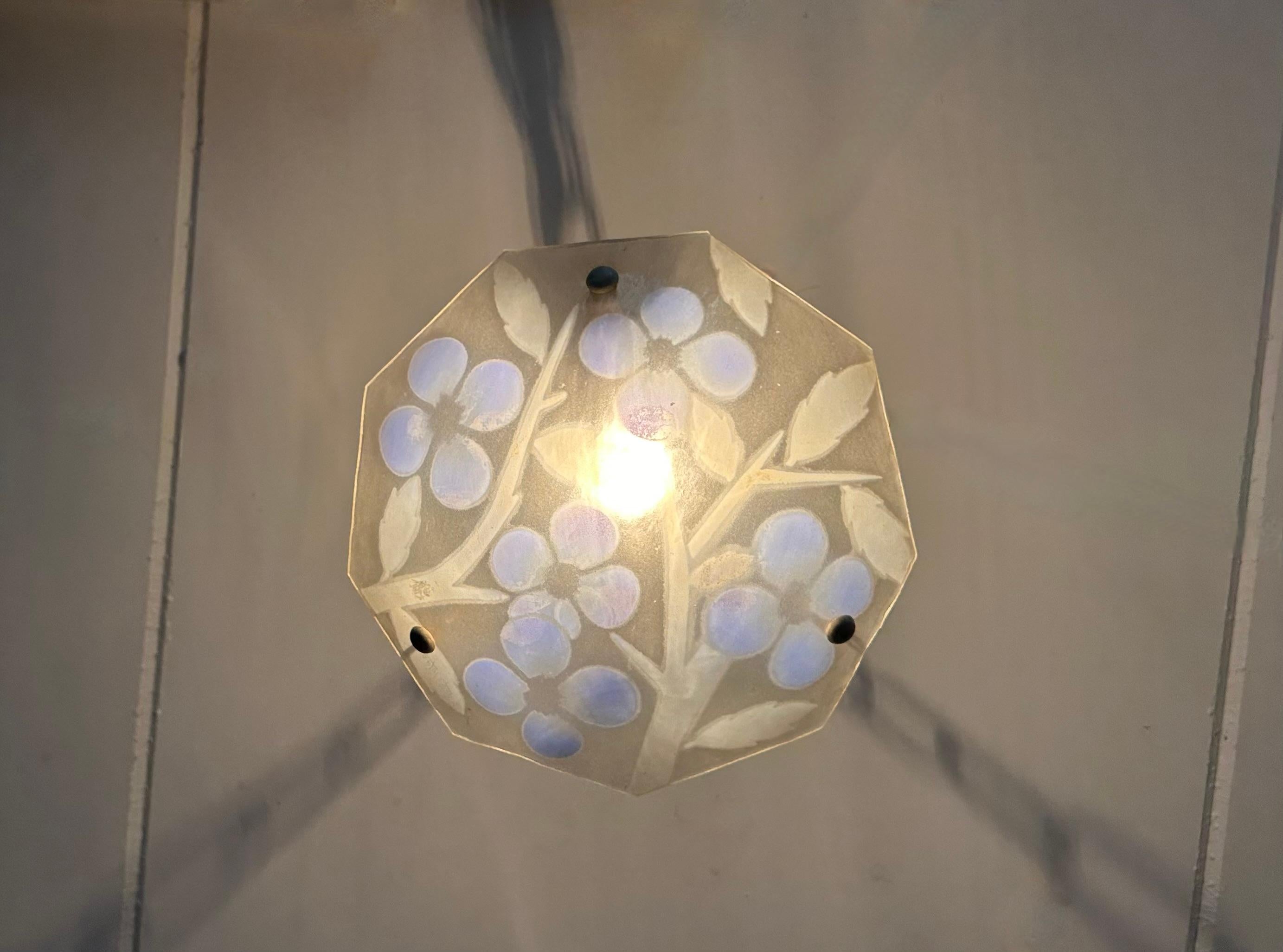 Lampe pendante en verre de forme octogonale art déco avec couleurs vives par Loys Lucha en vente 10