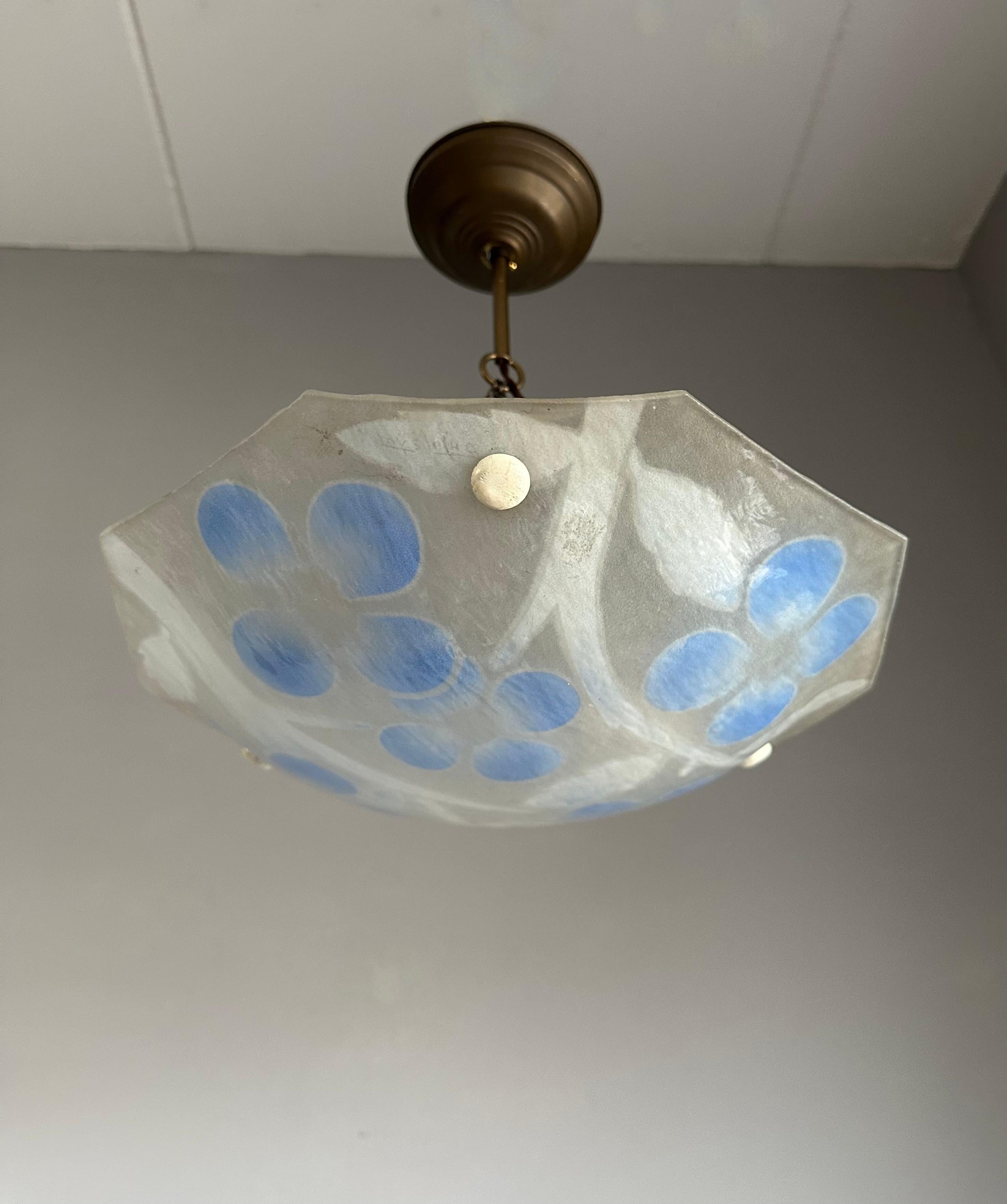 Art déco Lampe pendante en verre de forme octogonale art déco avec couleurs vives par Loys Lucha en vente