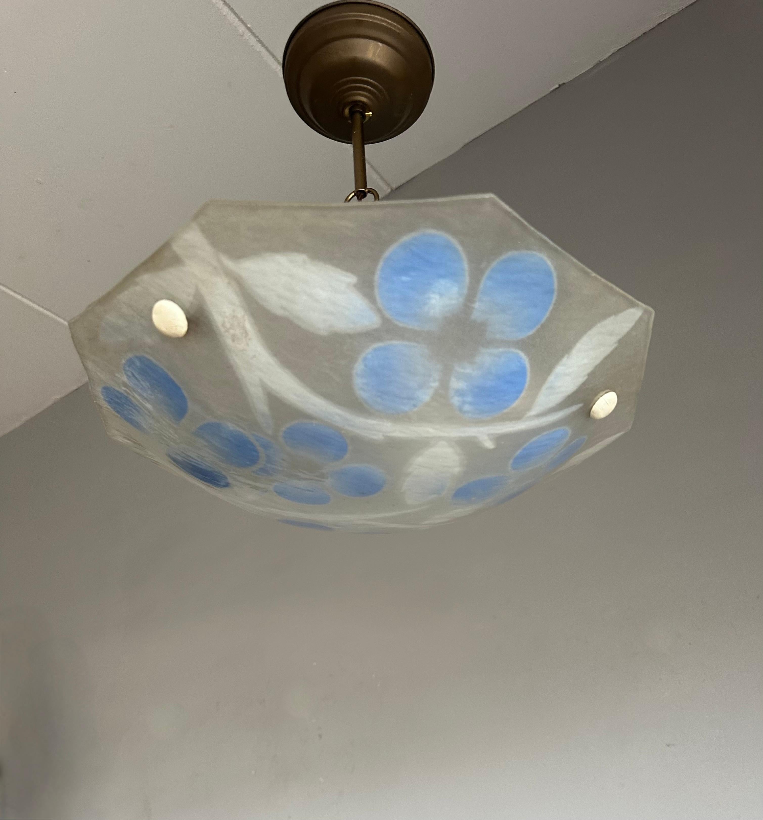 Lampe pendante en verre de forme octogonale art déco avec couleurs vives par Loys Lucha en vente 1