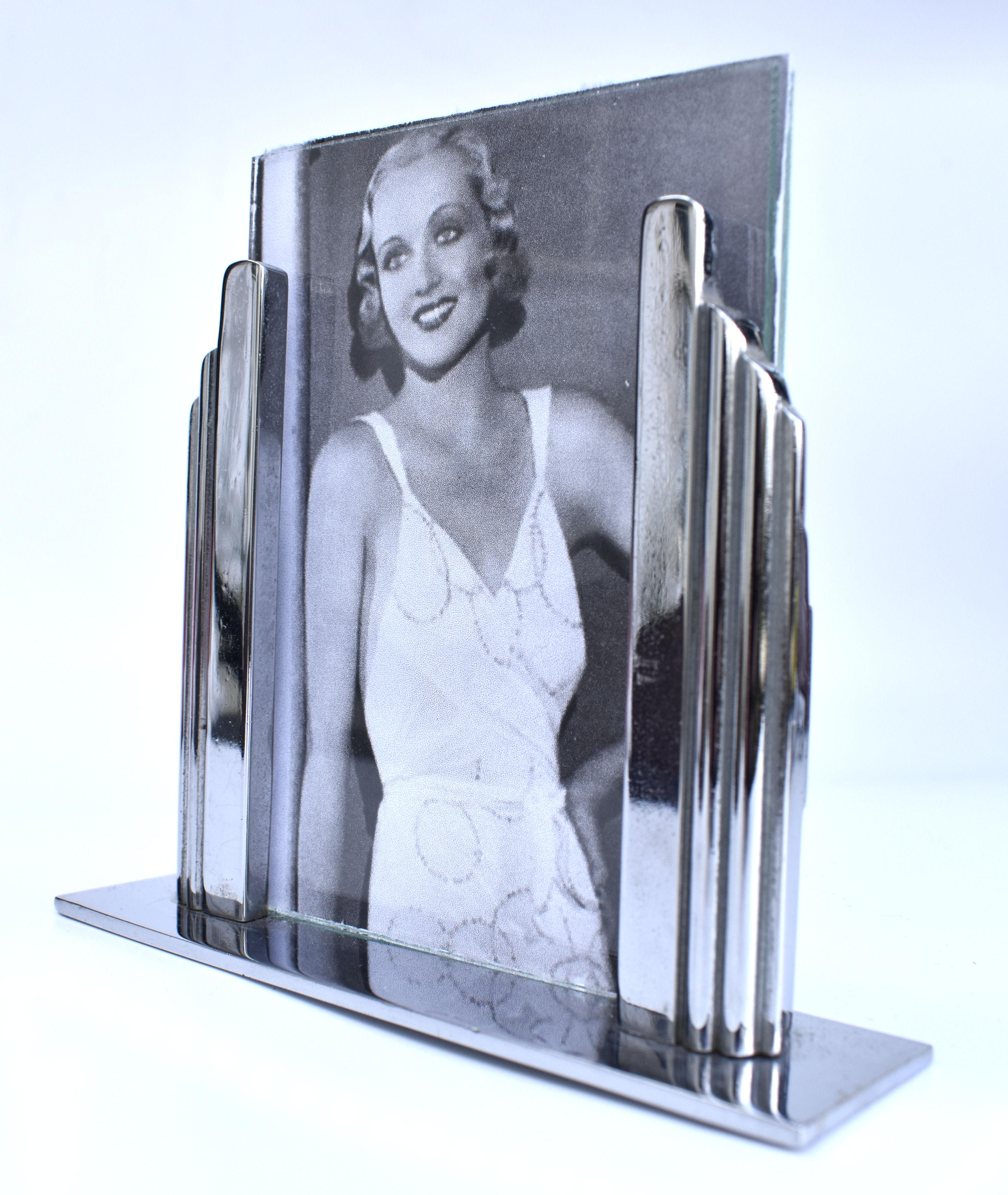 Art Deco Odeon Chrome Free Standing Picture Frame, circa 1930 In Good Condition For Sale In Devon, England