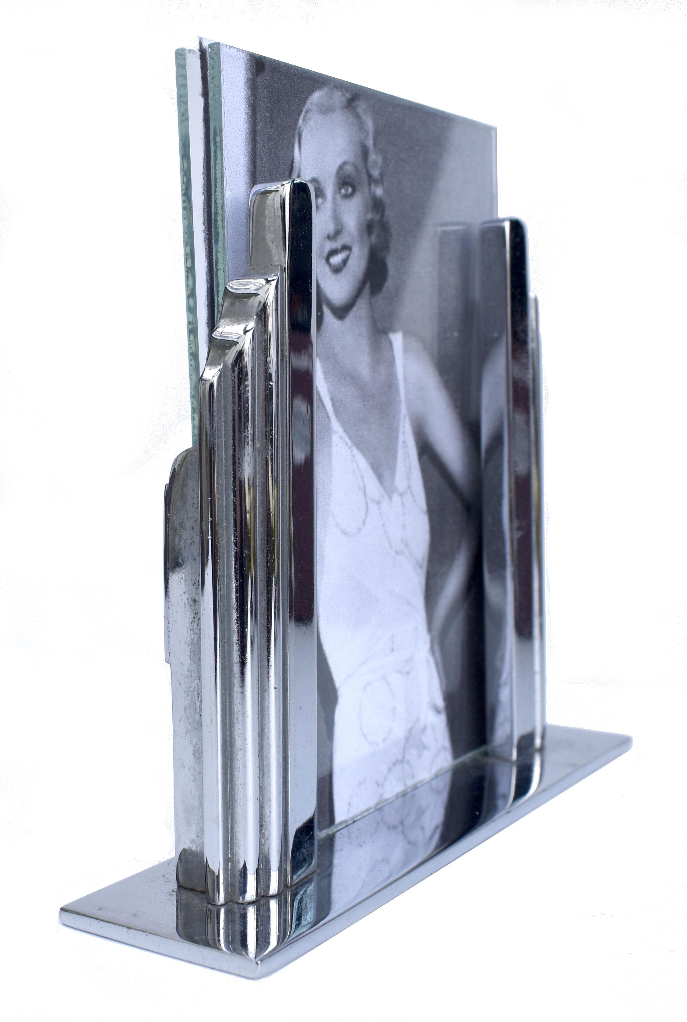 20th Century Art Deco Odeon Chrome Free Standing Picture Frame, circa 1930 For Sale