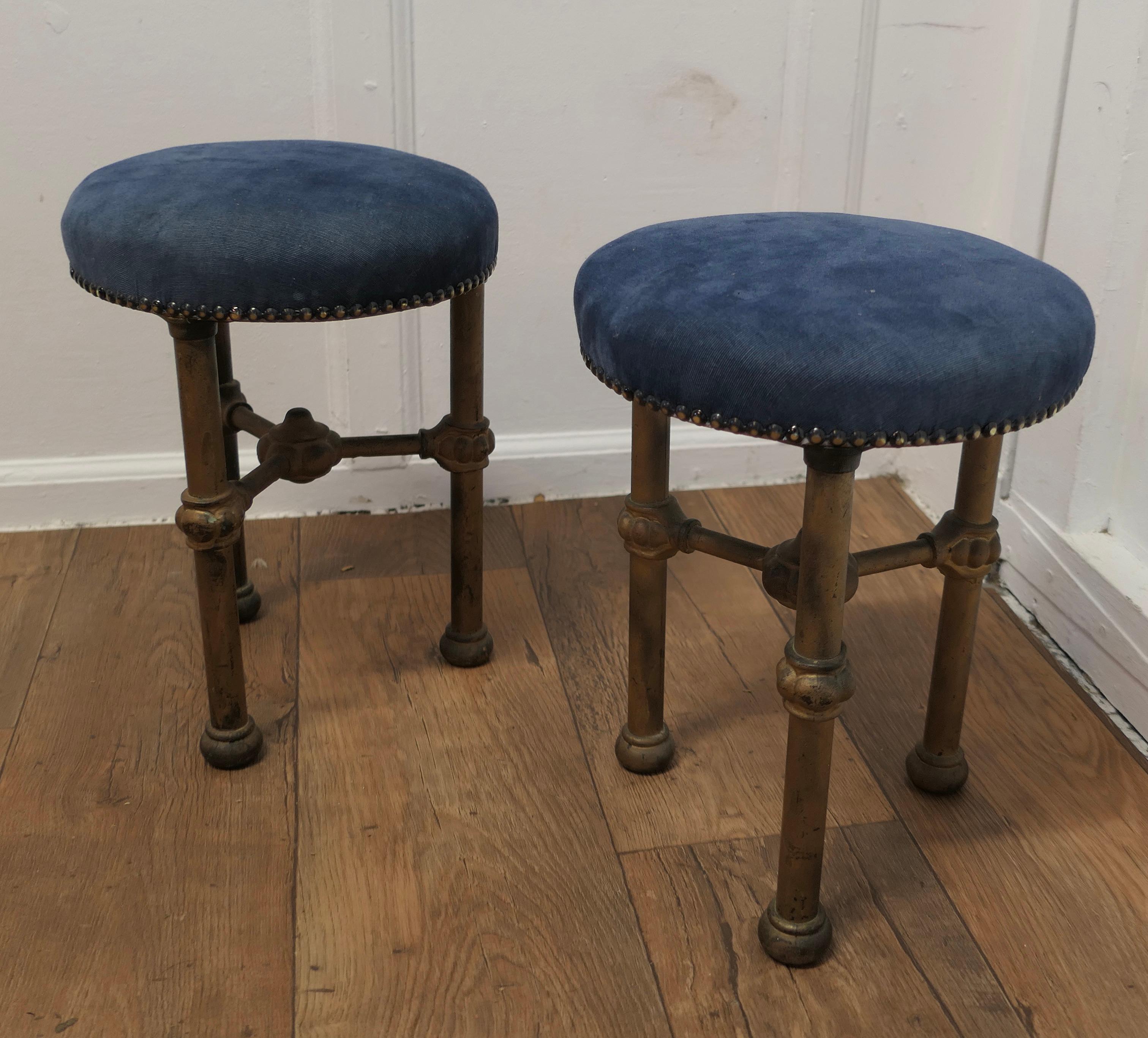 Art Deco Odeon Cinema Usherette Stools    In Good Condition For Sale In Chillerton, Isle of Wight