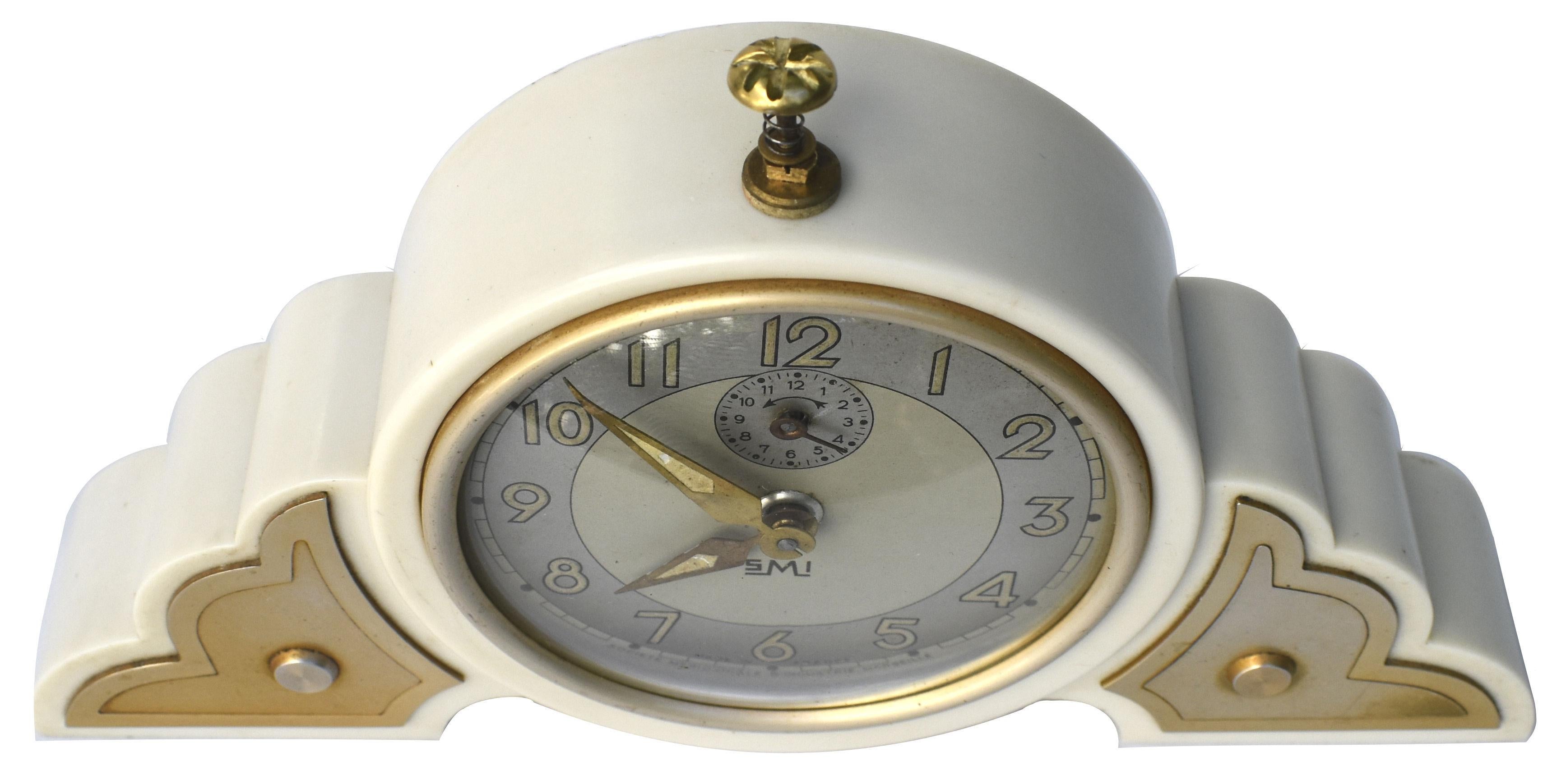 Laiton Horloge d'alarme Art Déco Odeon en bakélite crème par Jaz, France, vers les années 1930 en vente