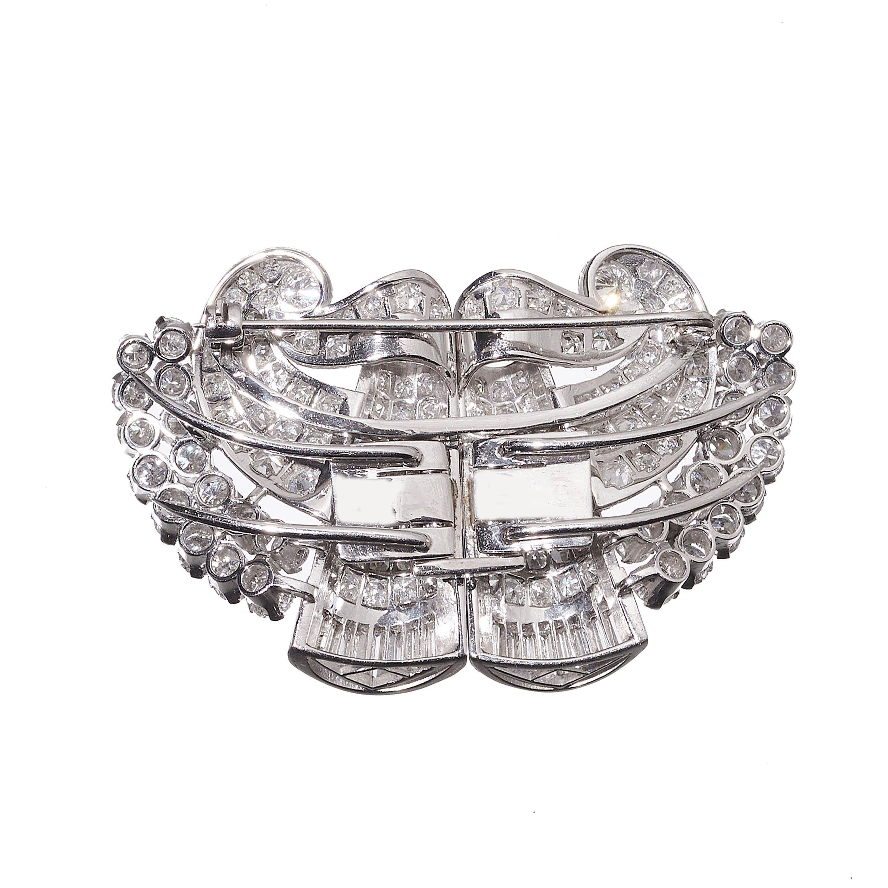 Women's or Men's Art Deco Odeon Style Diamond and Platinum Double Clip Brooch, Circa 1935 For Sale