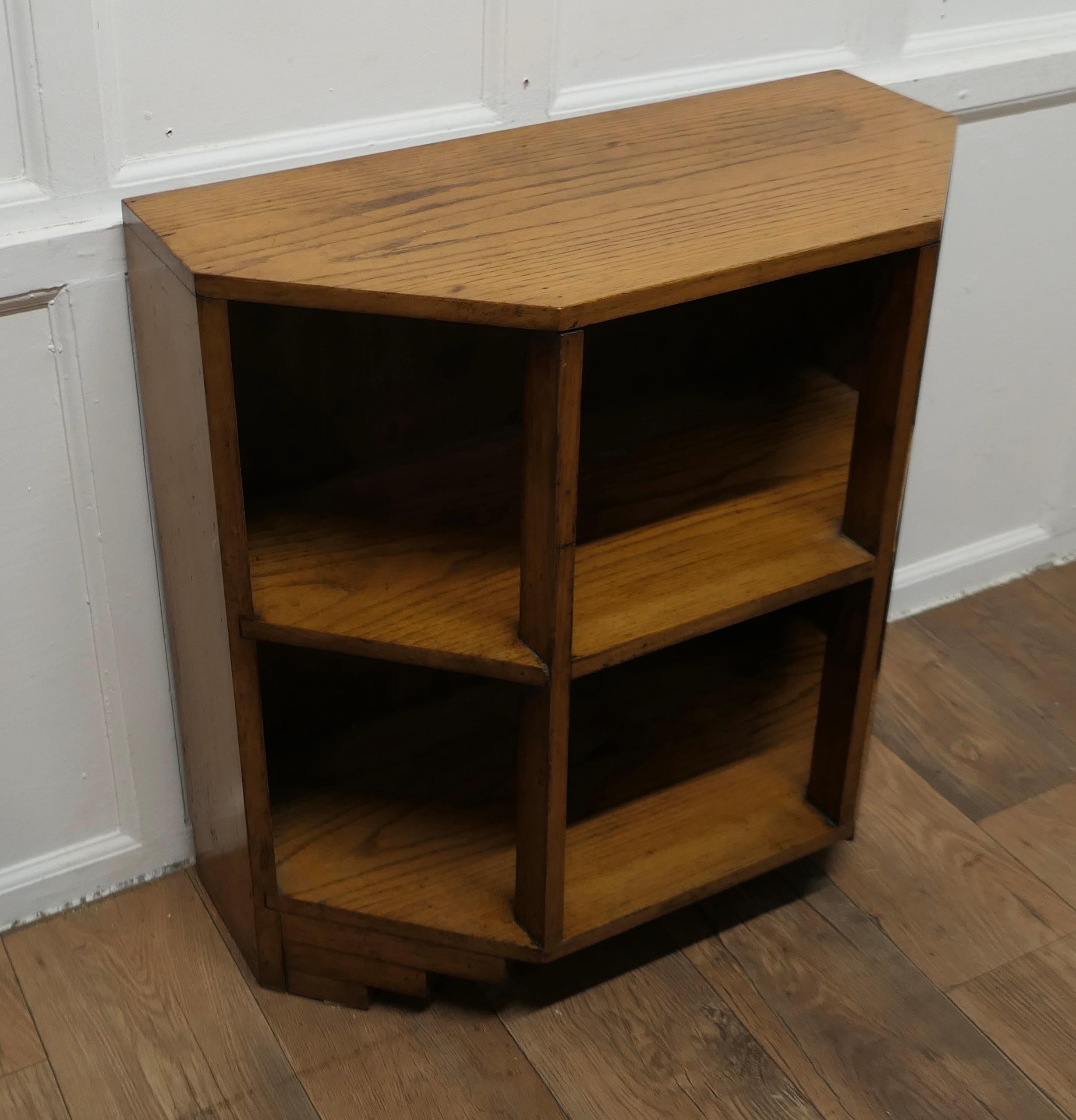 Early 20th Century Art Deco Odeon Style Golden Oak Floor Standing Shelves  This is an excellent Hea