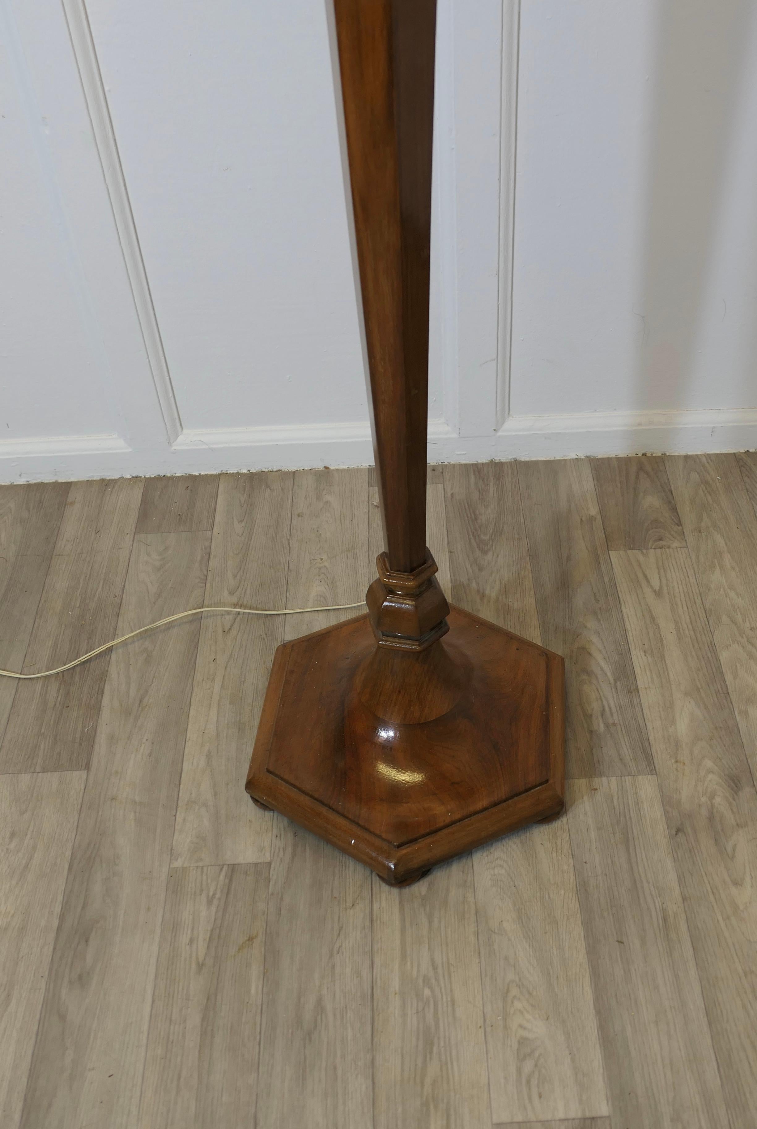 Art Deco Odeon Style Turned Walnut Standard or Floor Lamp In Good Condition In Godshill, Isle of Wight