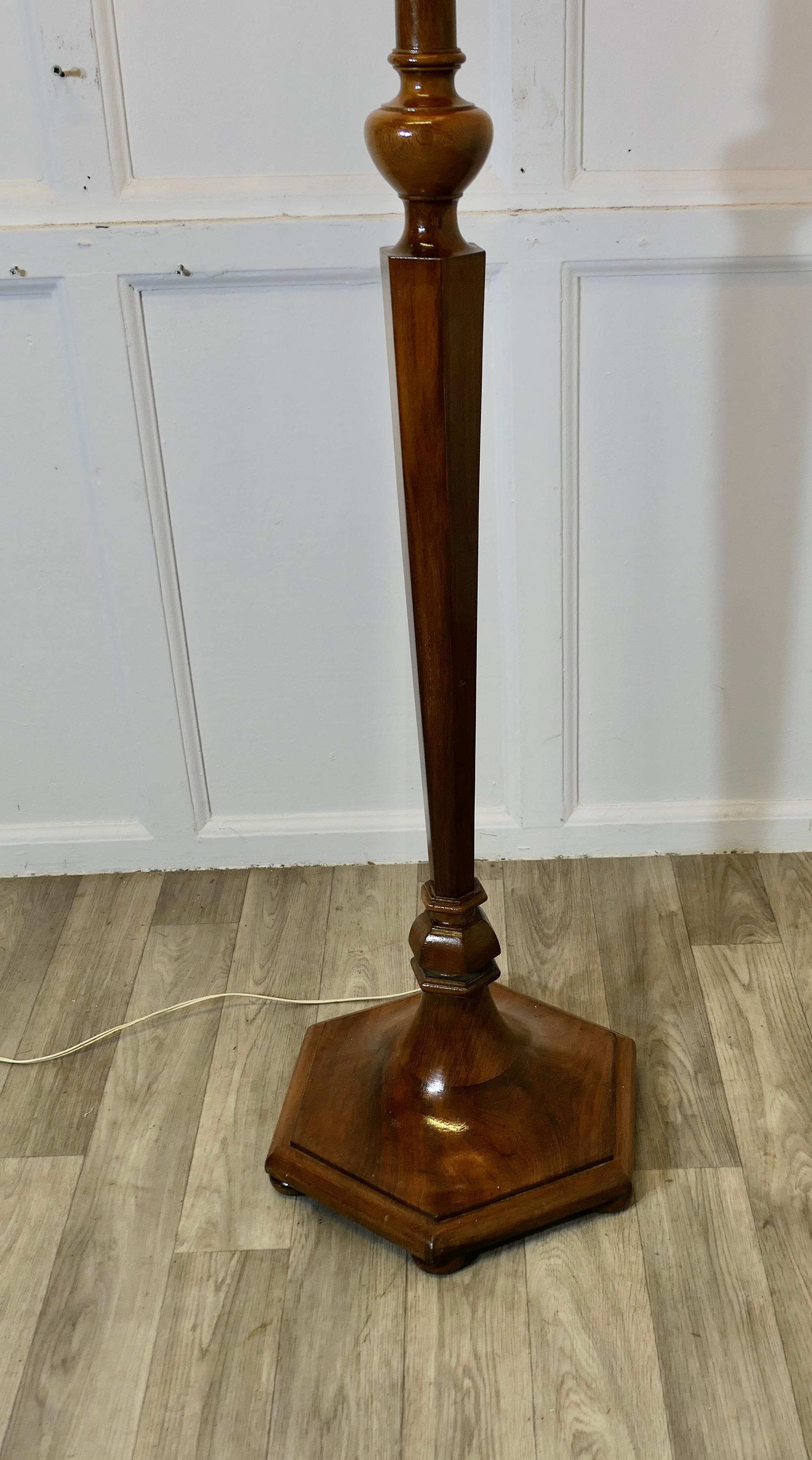 Mid-20th Century Art Deco Odeon Style Turned Walnut Standard or Floor Lamp