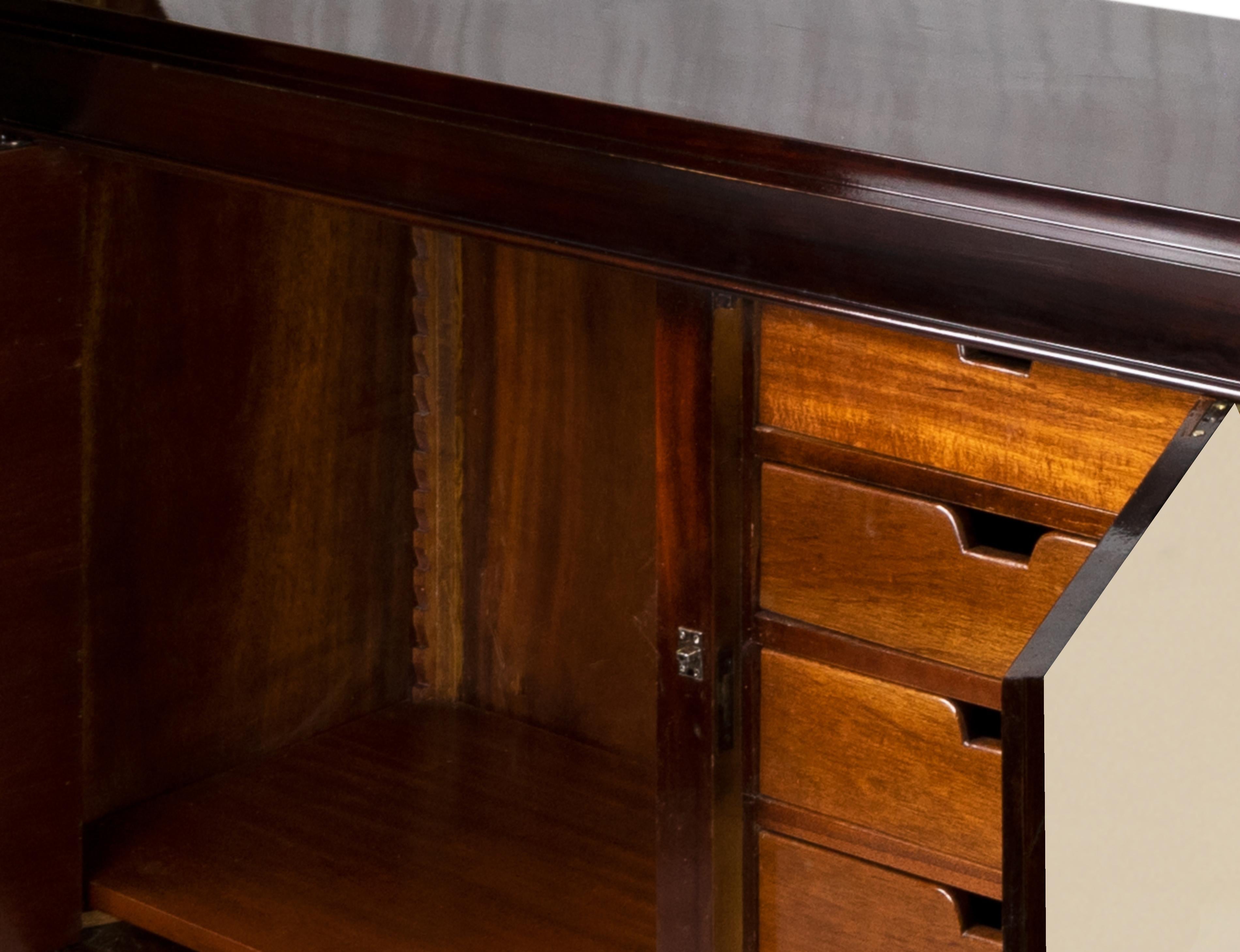 Art Deco Off White Sideboard Anrichte, 20. Jahrhundert im Angebot 1